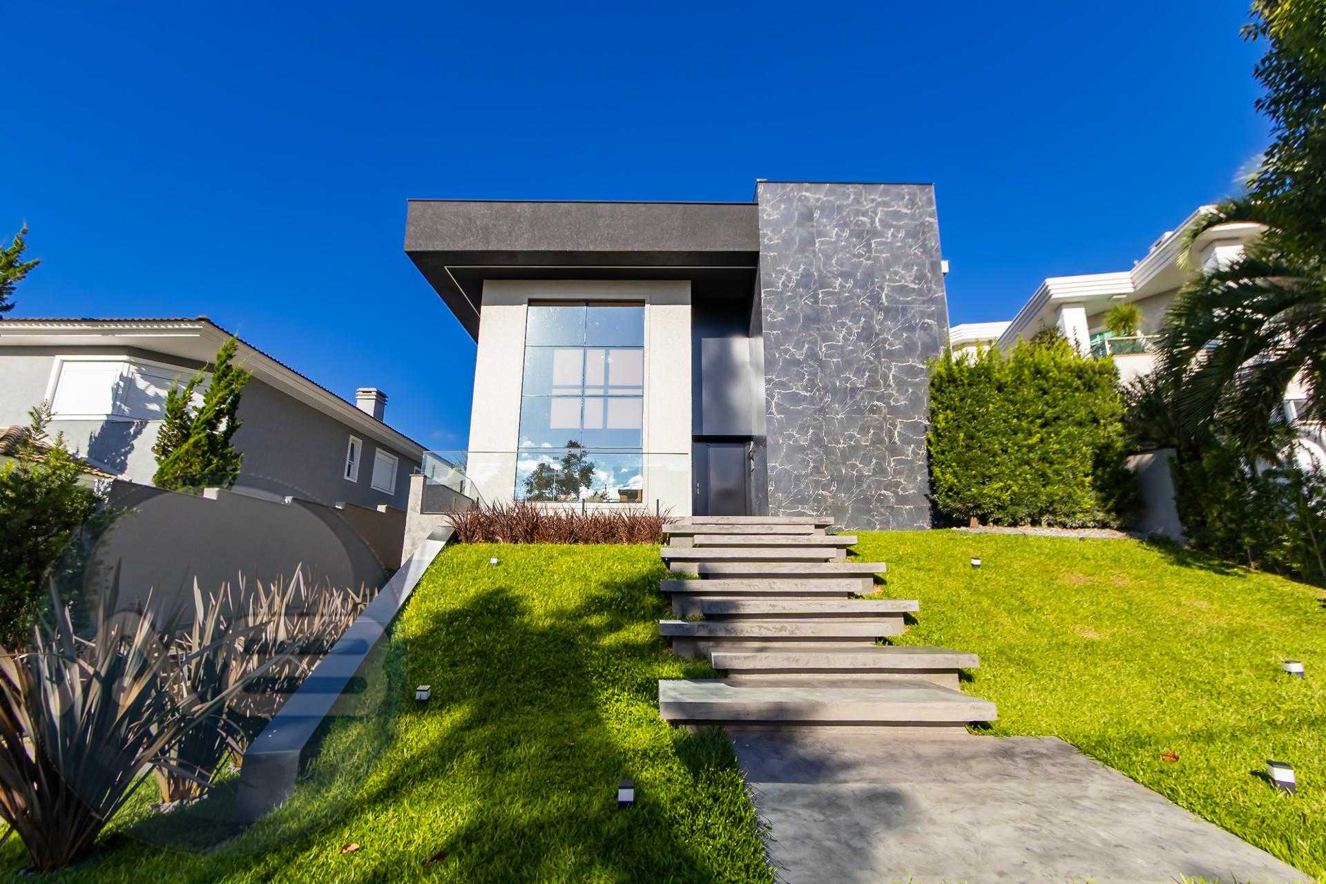 Casa 4 Quartos e 6 banheiros à Venda no Alphaville Pinheiros, ...