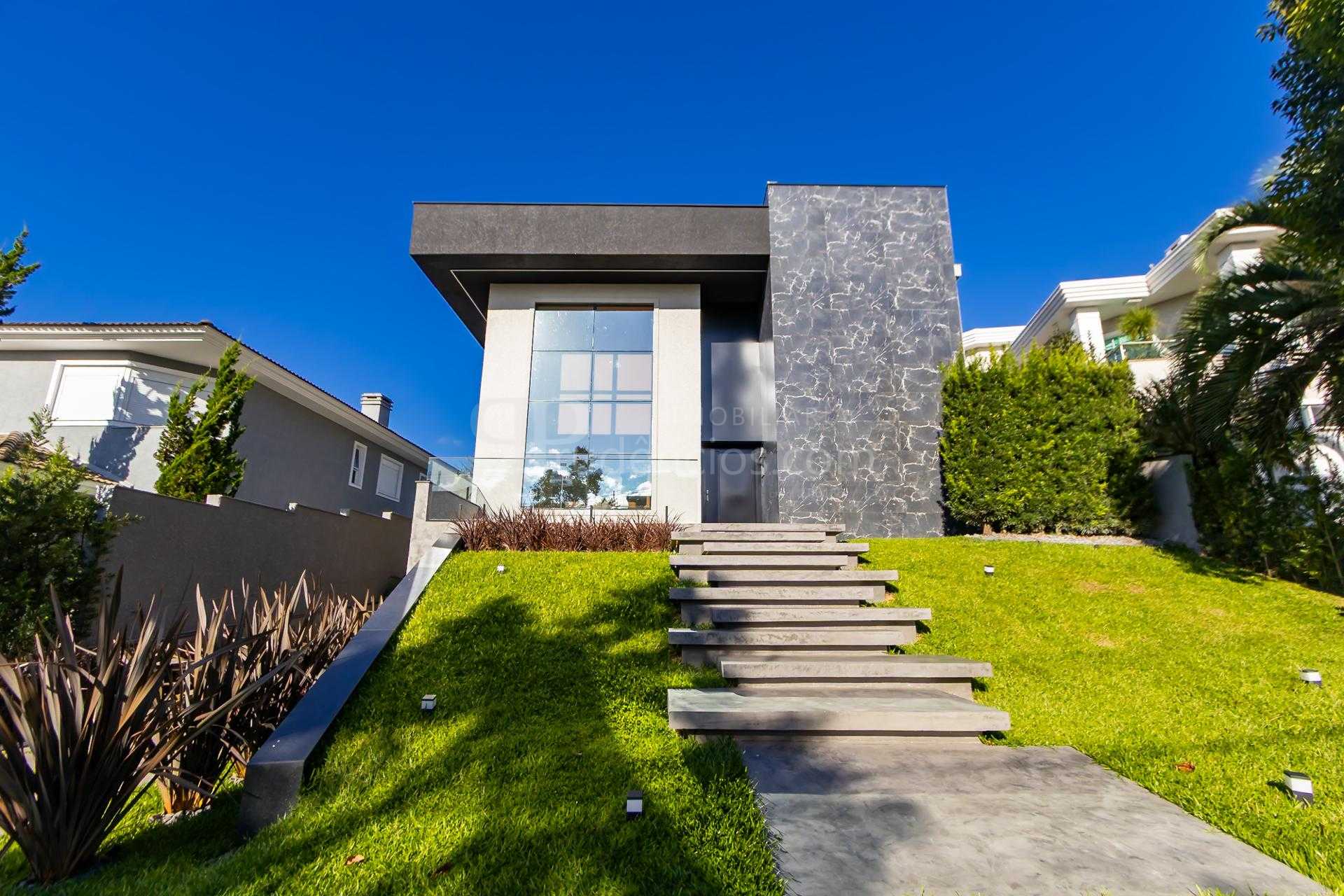 Casa 4 Quartos e 6 banheiros à Venda no Alphaville Pinheiros, ...