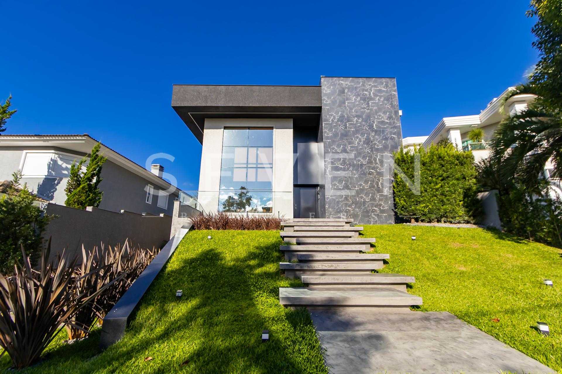 Casa 4 Quartos e 6 banheiros à Venda no Alphaville Pinheiros, ...