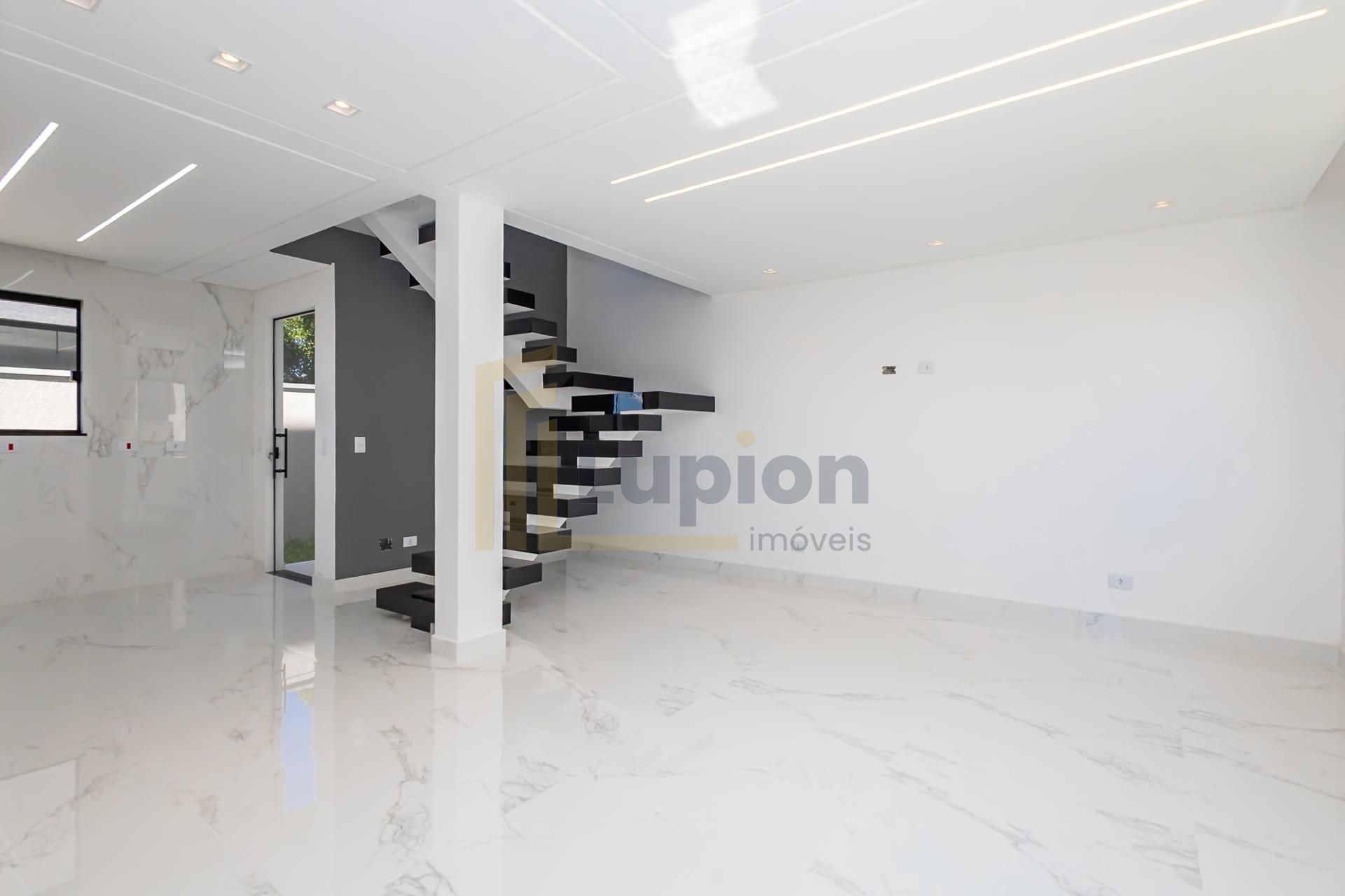 Lindo sobrado triplex, 104m  por R  680000 .- Bairro Alto - Cu...