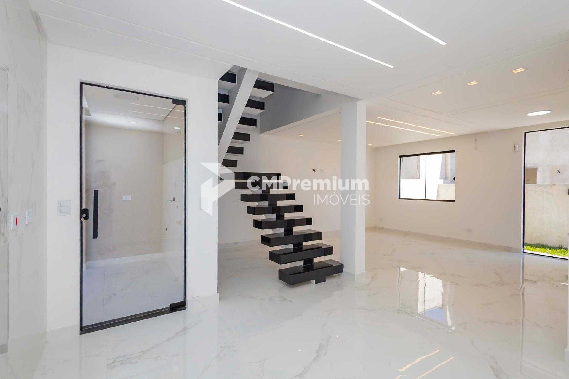 Lindo sobrado triplex, 104m  por R  680000 .- Bairro Alto - Cu...