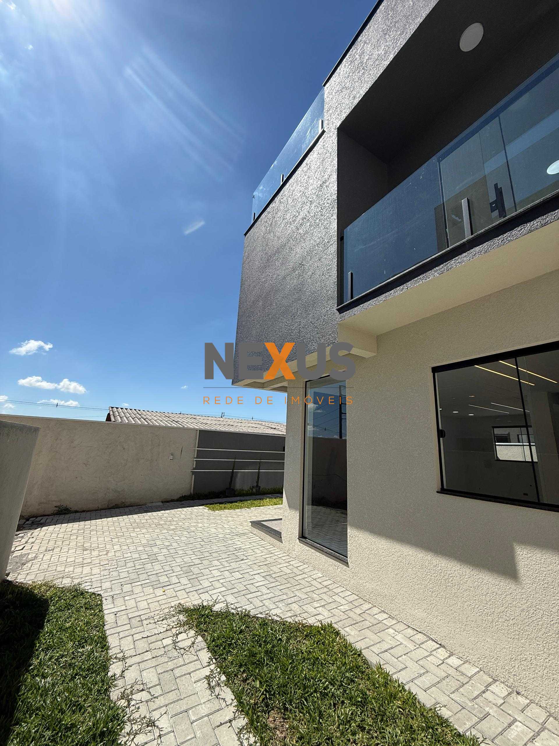 Lindo sobrado triplex, 104m  por R  680000 .- Bairro Alto - Cu...