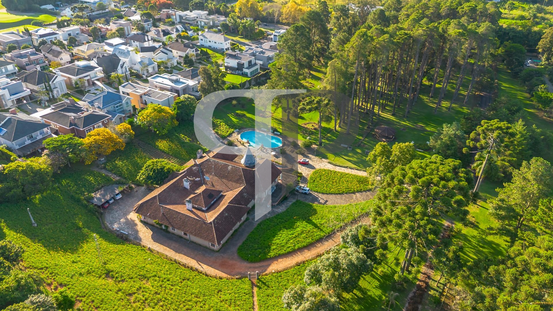 Castelo Ã  venda no bairro Alphaville Graciosa,  PINHAIS - PR