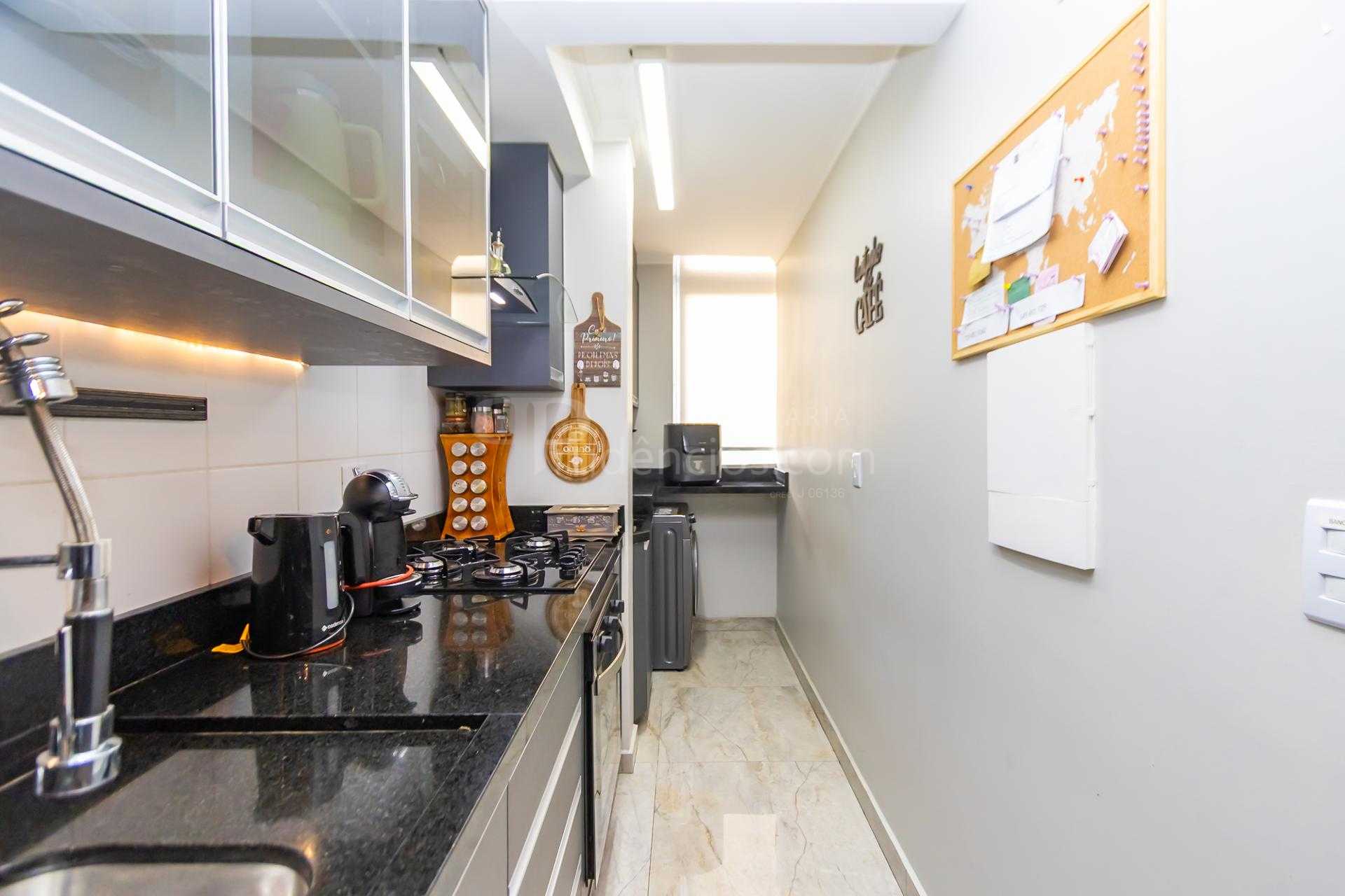 Cobertura Grand Chateau - 2 Quartos e Escritório - Emiliano Pe...