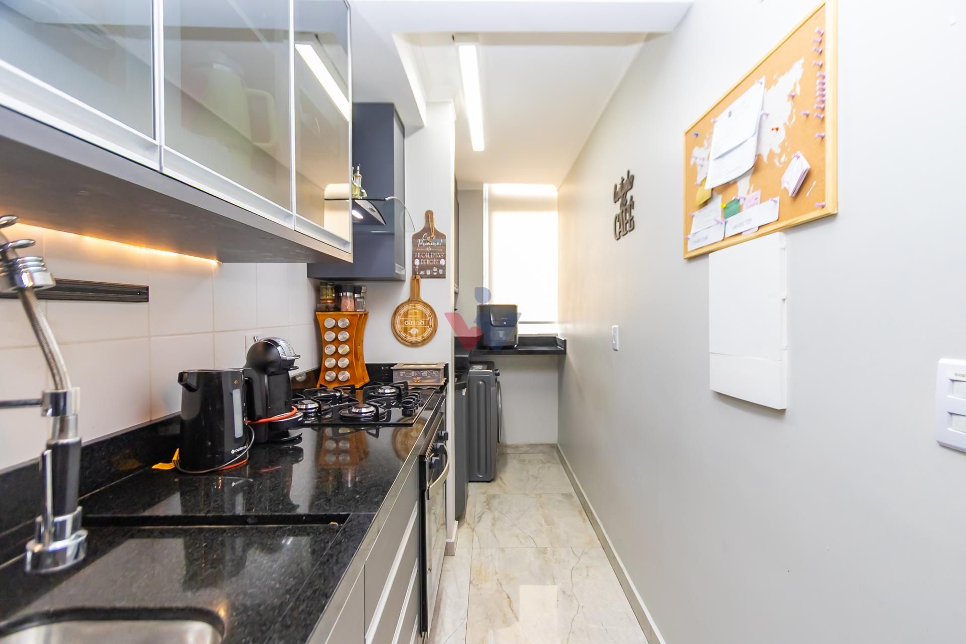 Cobertura Grand Chateau - 2 Quartos e Escritório - Emiliano Pe...