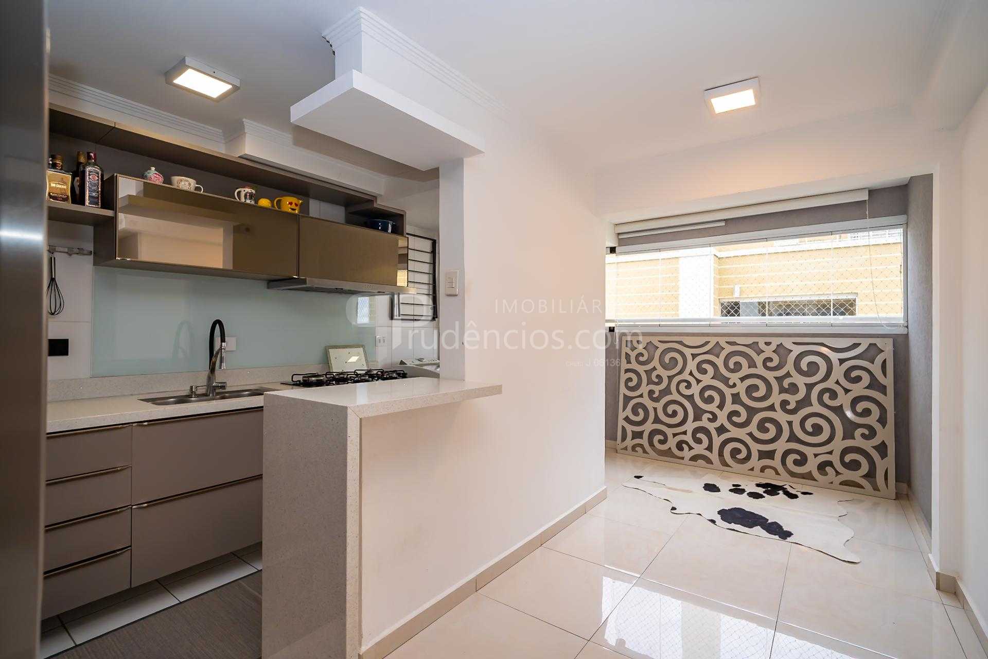 Sobrado Triplex Novo no Campo Comprido CIC com Terra?o, Churra...