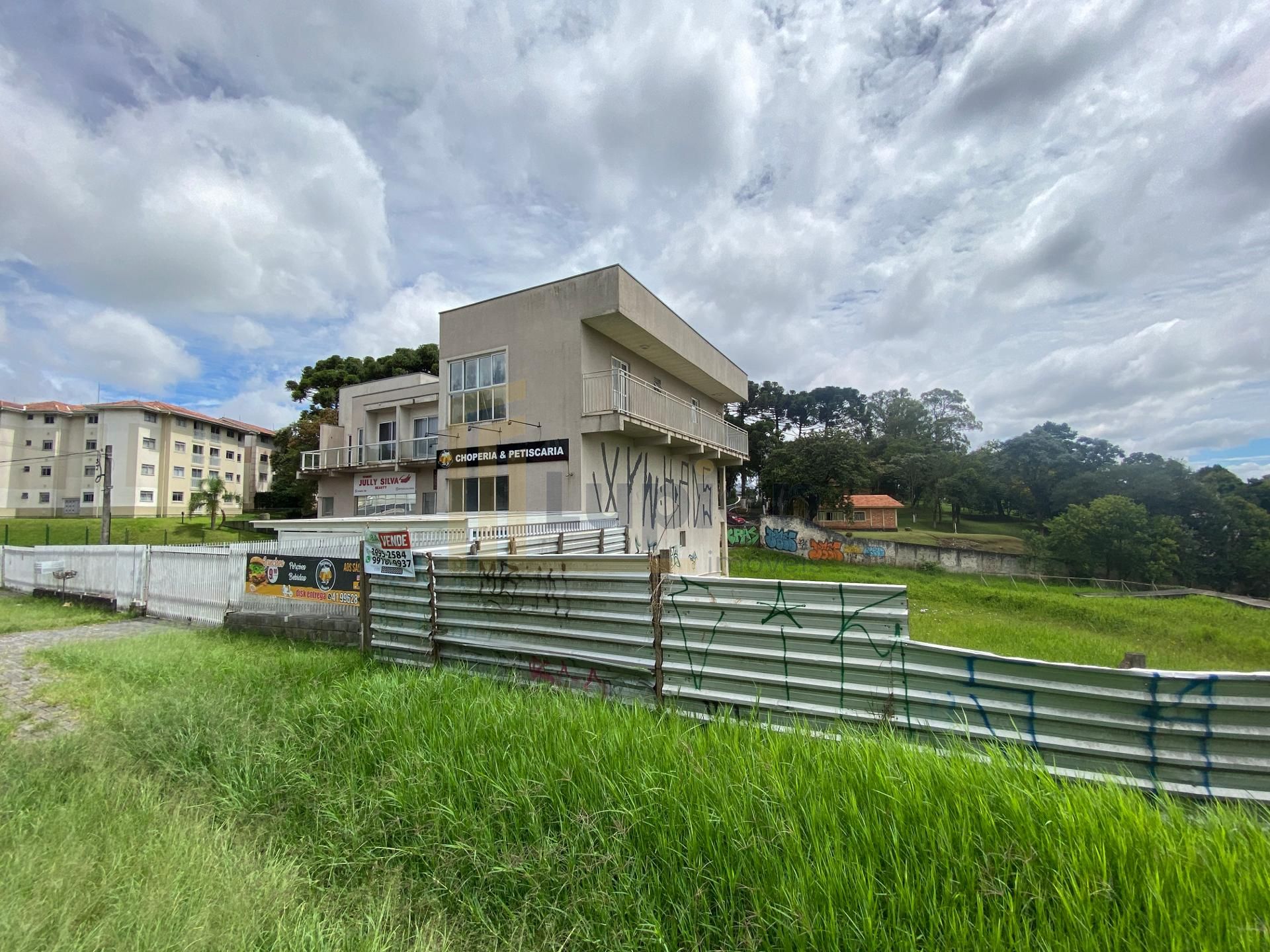 Excelente terreno ZR2 de esquina entre Santa Candida e Atuba