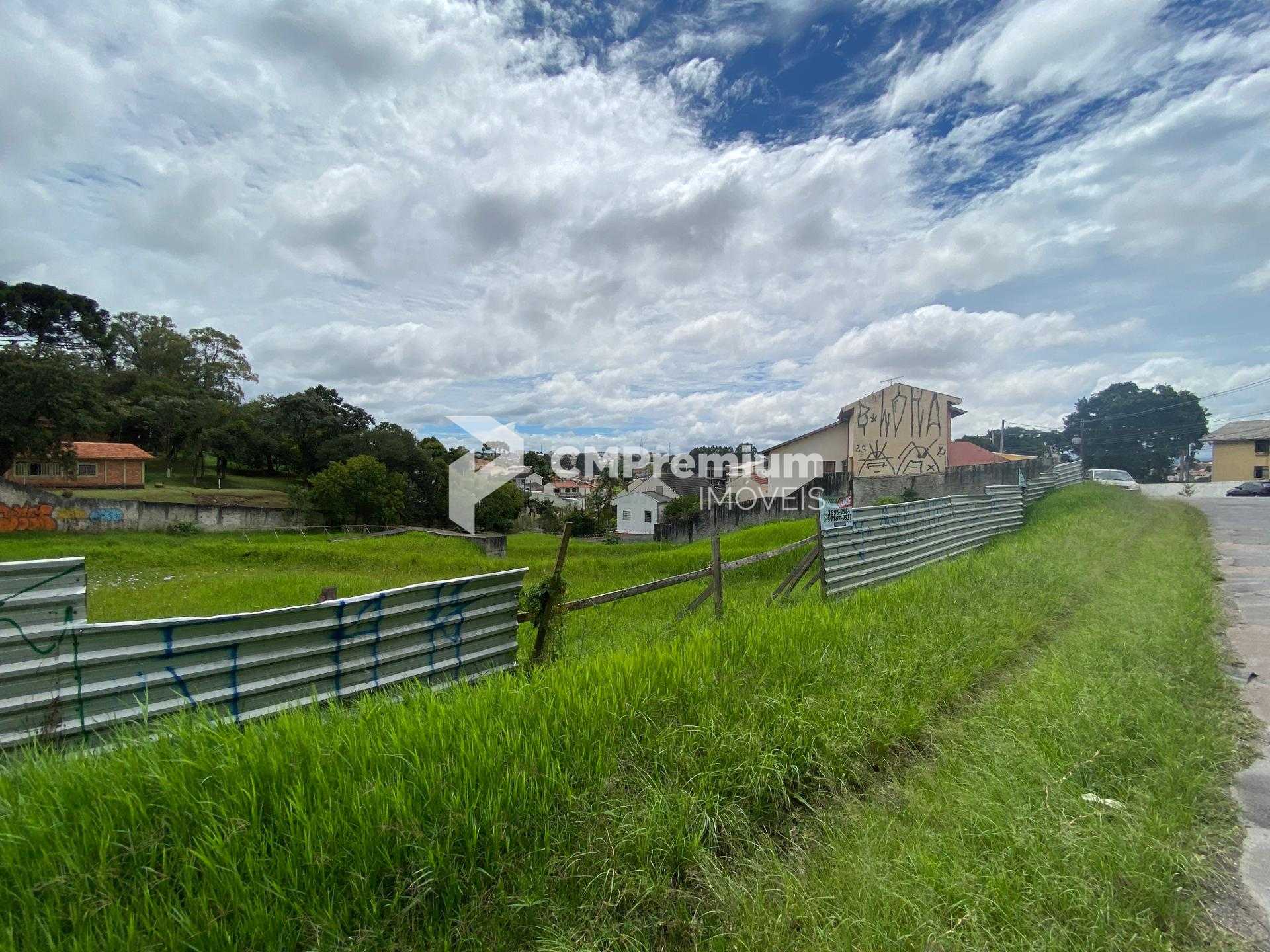 Excelente terreno ZR2 de esquina entre Santa Candida e Atuba