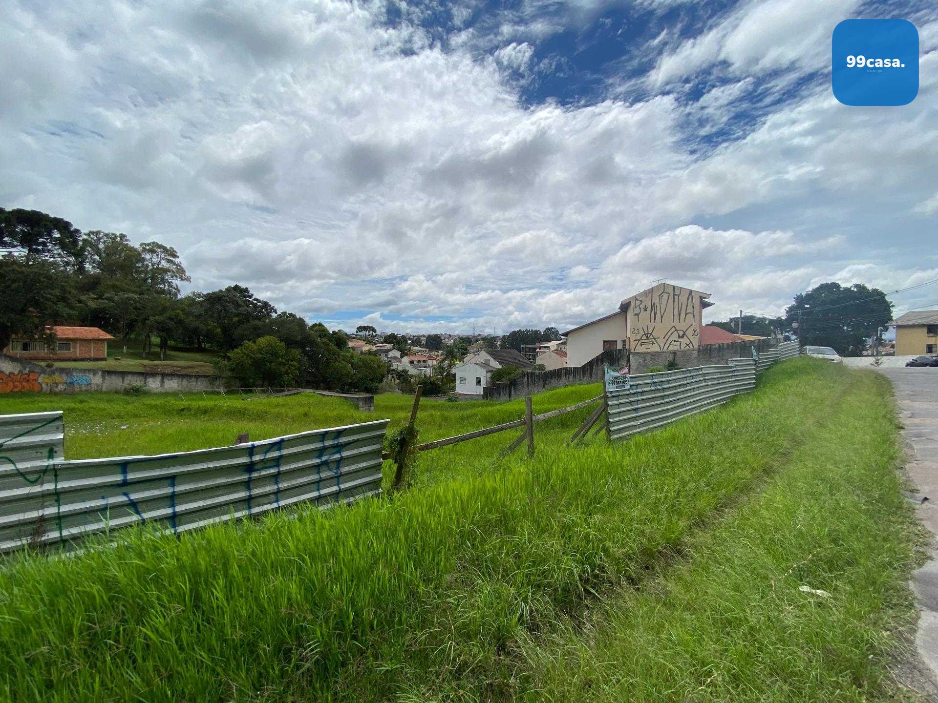 Excelente terreno ZR2 de esquina entre Santa Candida e Atuba
