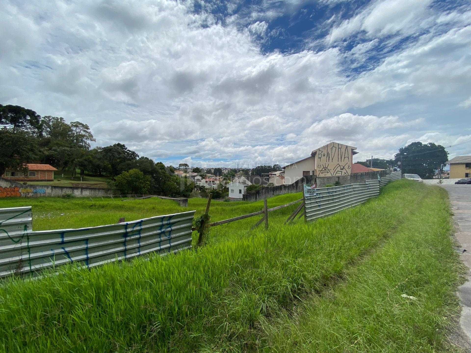 Excelente terreno ZR2 de esquina entre Santa Candida e Atuba