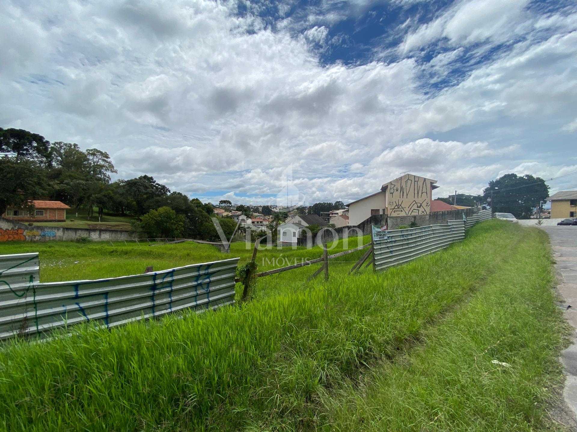 Excelente terreno ZR2 de esquina entre Santa Candida e Atuba