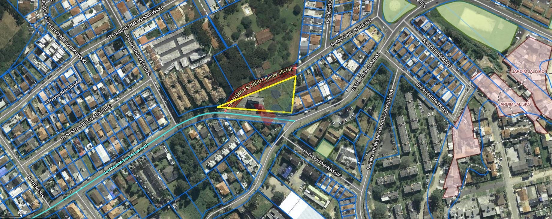 Excelente terreno ZR2 de esquina entre Santa Candida e Atuba