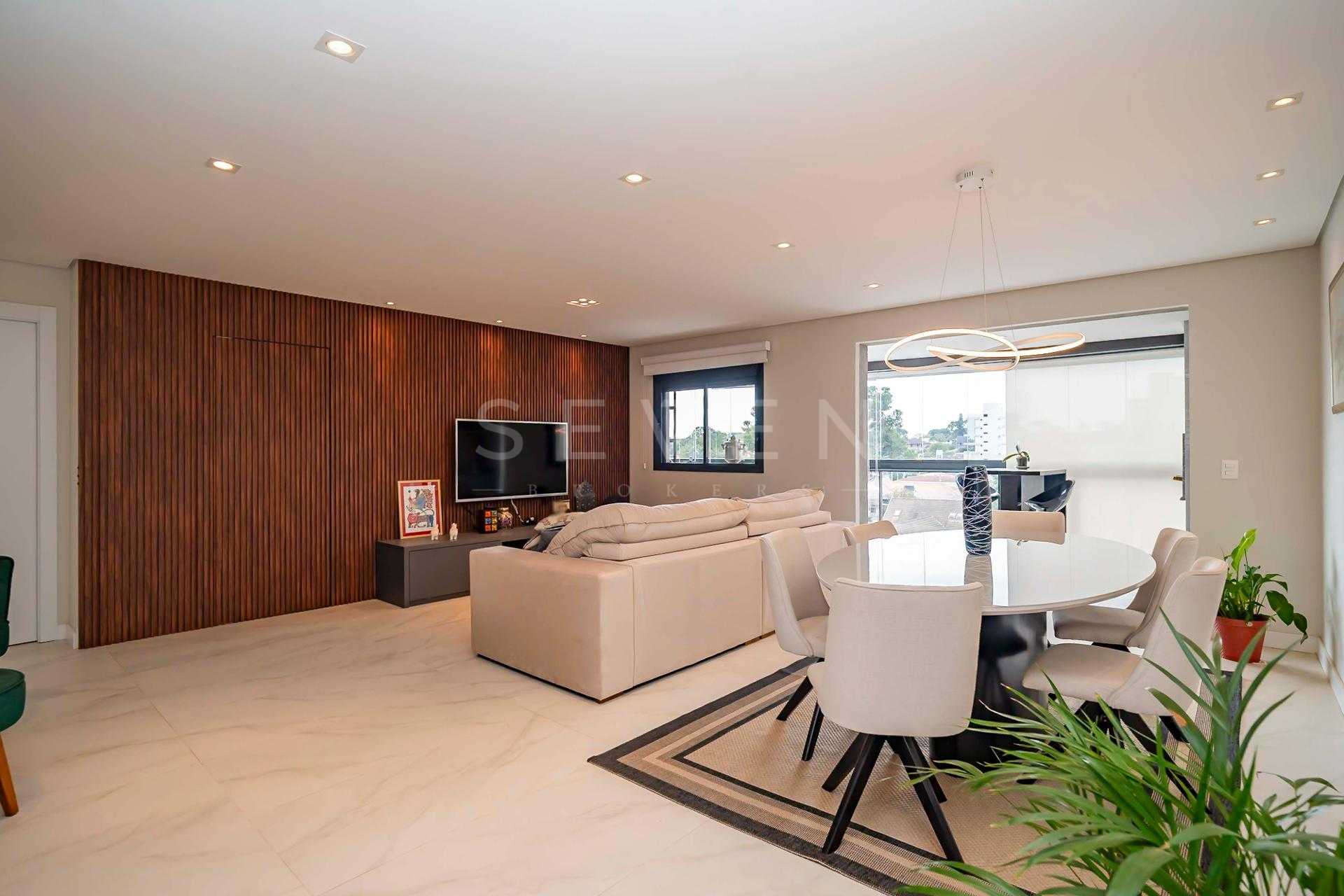 Apartamento com 3 dormitórios à venda  no bairro Ahú - CURITIB...