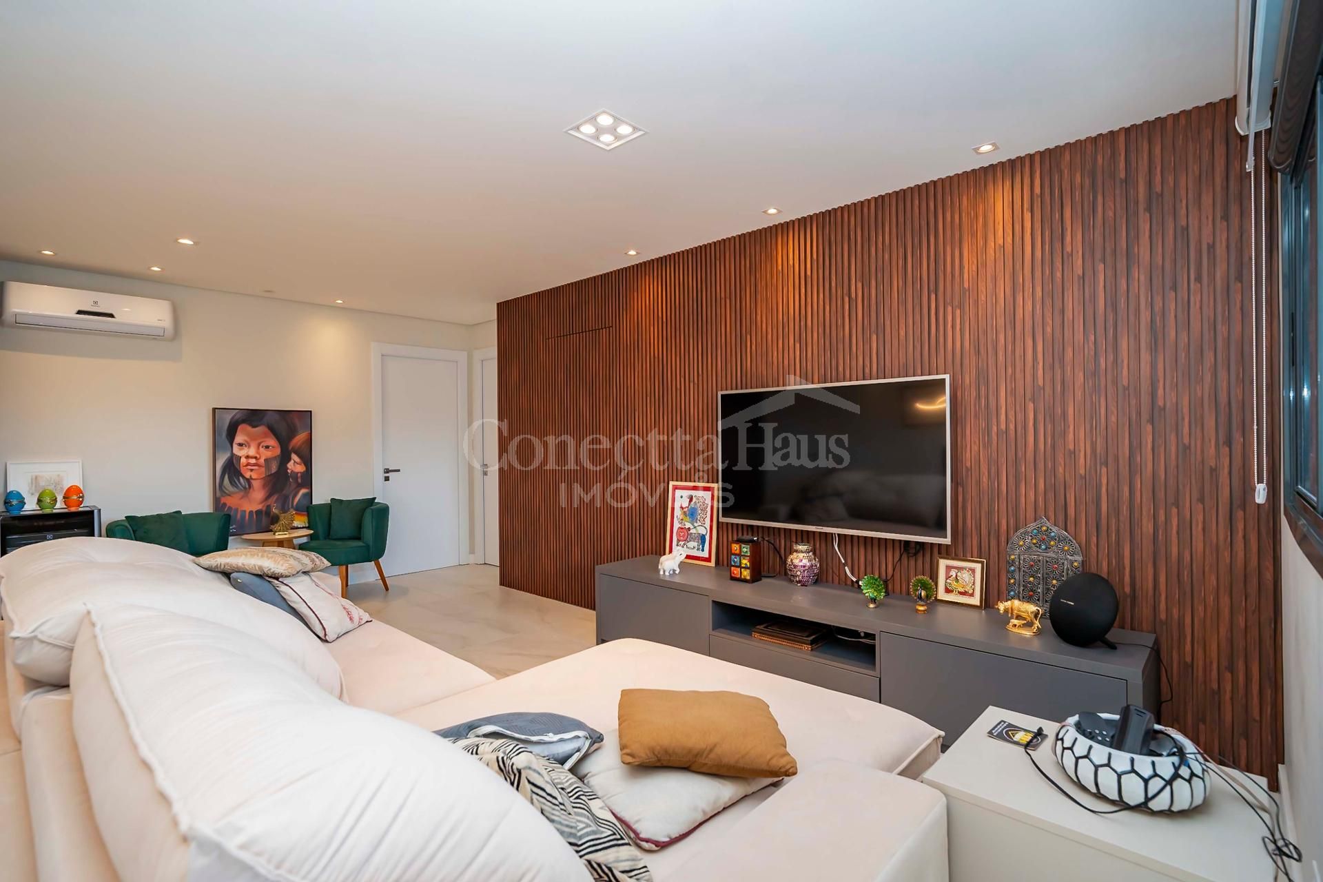 Apartamento com 3 dormitórios à venda  no bairro Ahú - CURITIB...