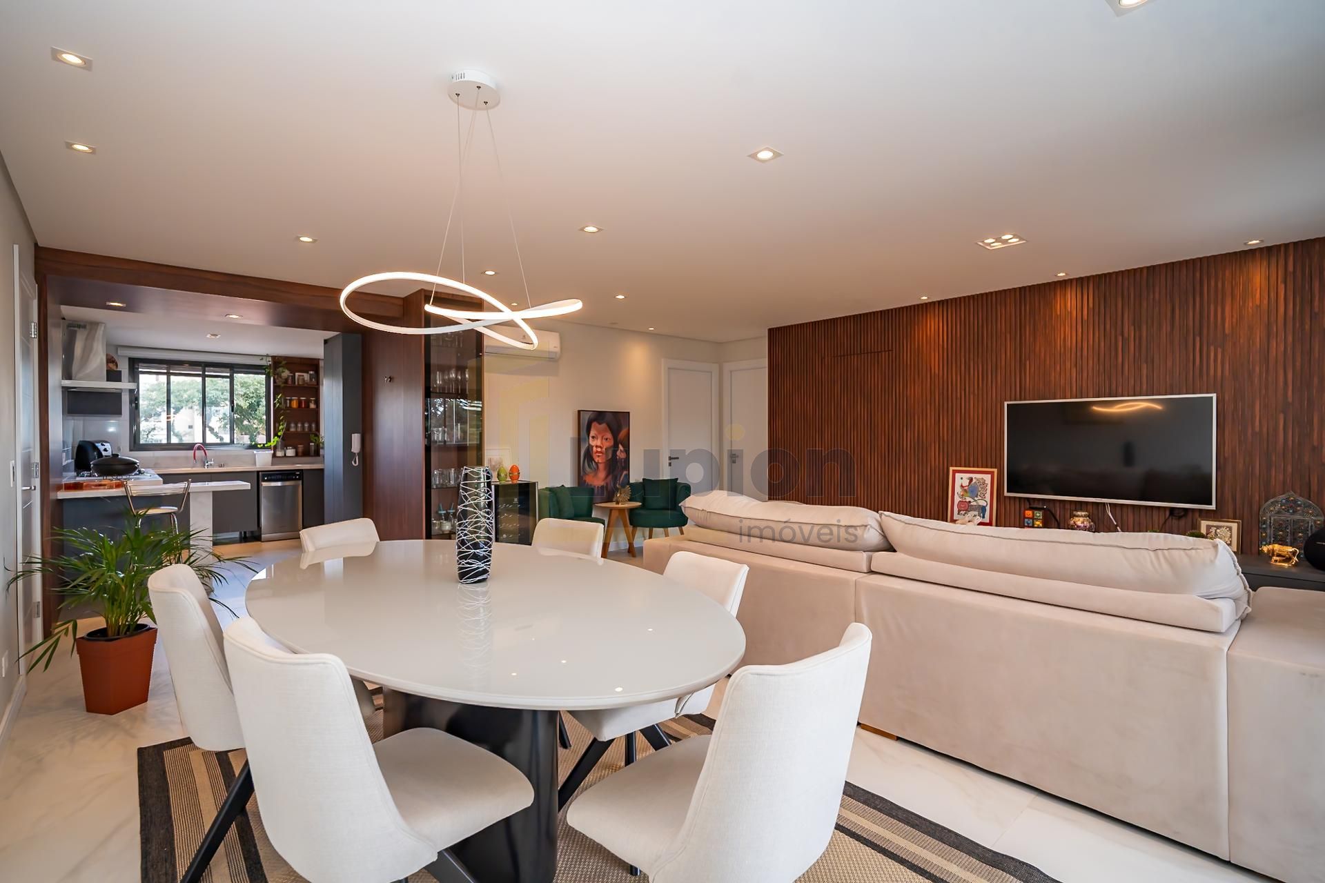 Apartamento com 3 dormitórios à venda  no bairro Ahú - CURITIB...