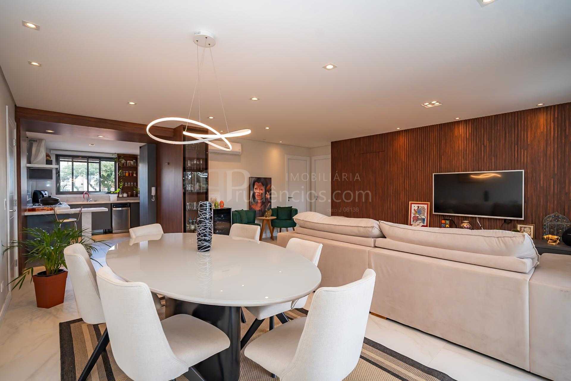 Apartamento com 3 dormitórios à venda  no bairro Ahú - CURITIB...