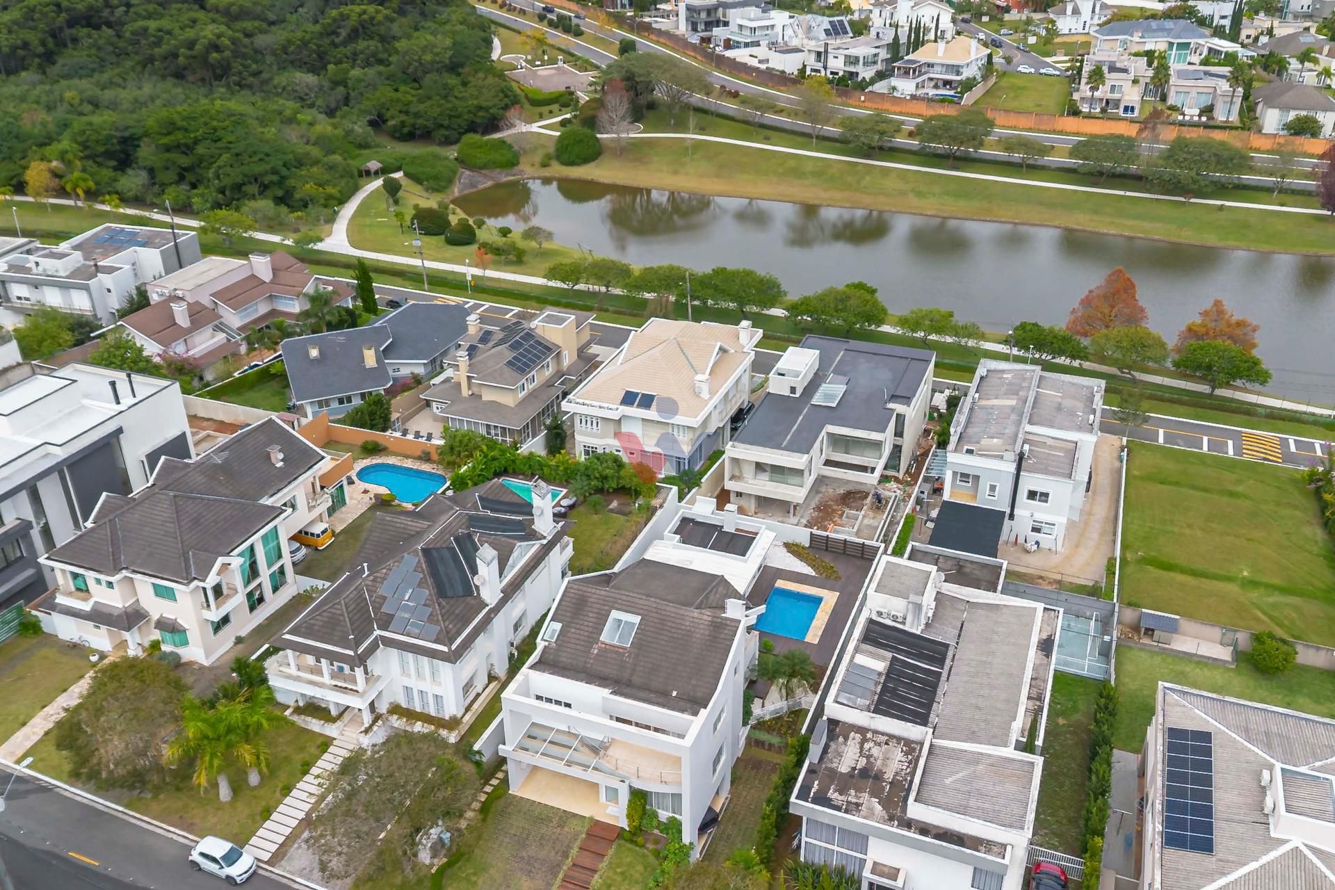 Casa à venda 4 dorm, 4 vagas e piscina no Alphaville Graciosa,...