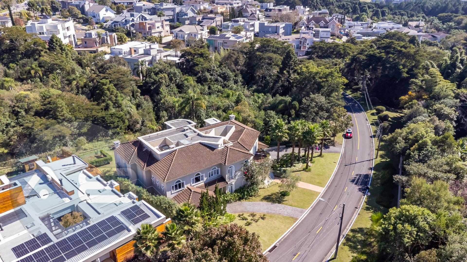 Casa à venda de  830m  ,4 suítes no Alphaville Graciosa, PINHA...