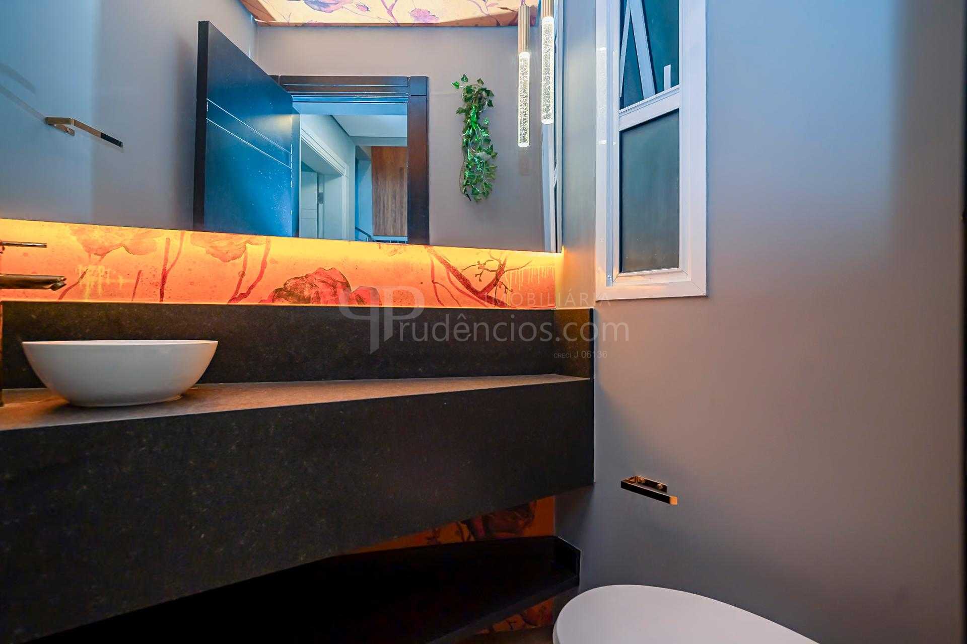 Casa com amplo espaço gourmet 4 suítes à venda, Alphaville Gra...