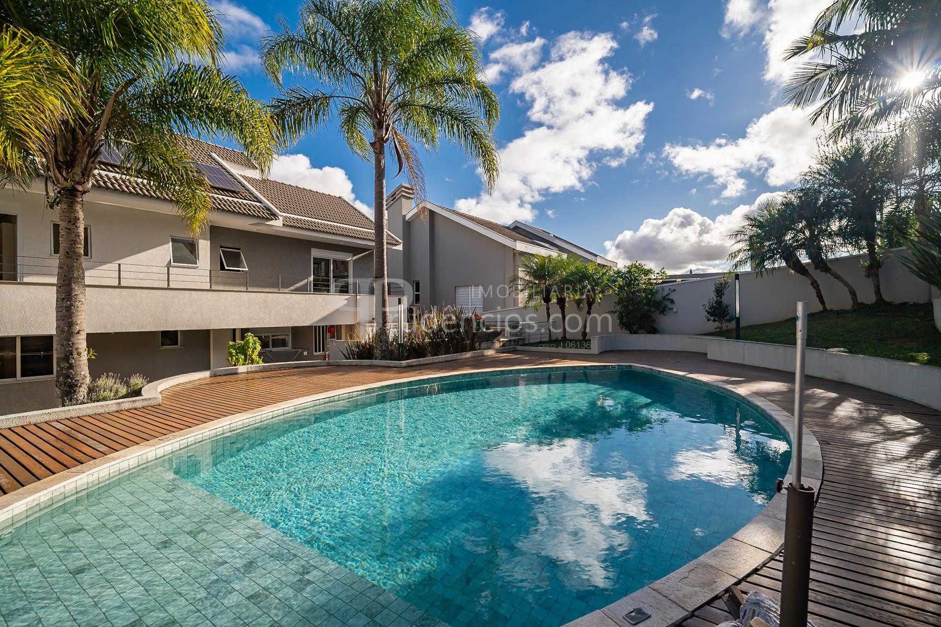 Confort?vel Sobrado no Condom?nio  3 Quartos, Su?te e 95m  Pri...