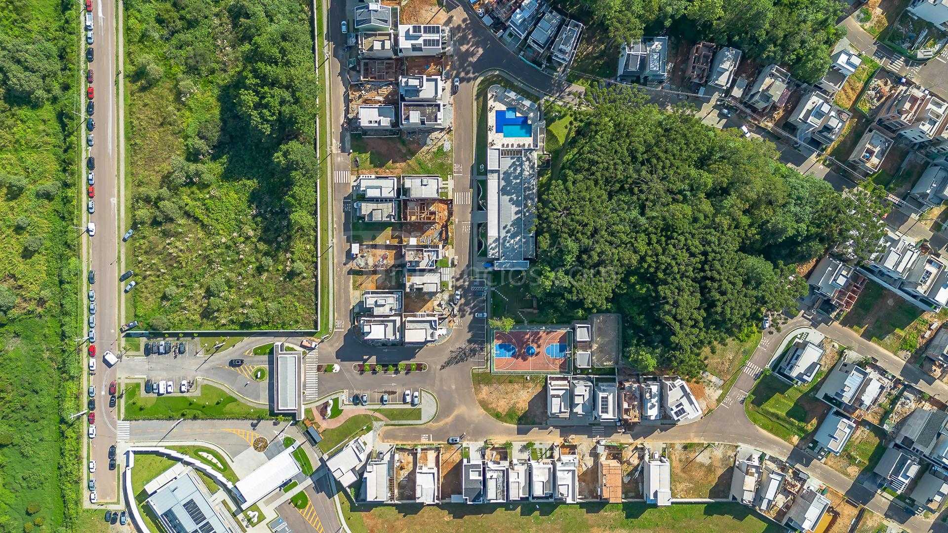 Casa em Condominio clube com pisicina aquecida no Santa Candida