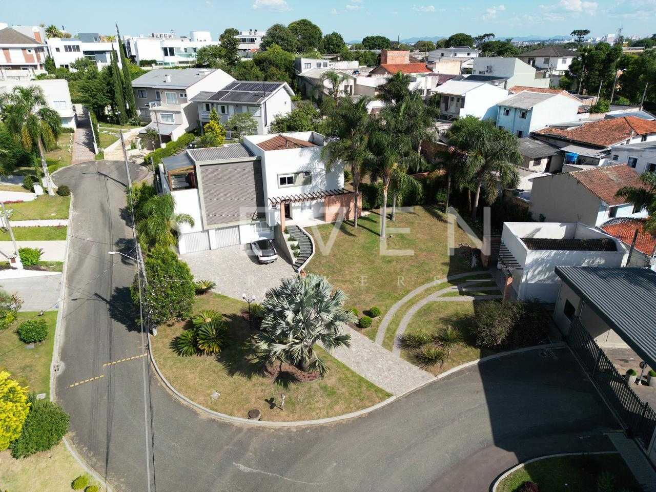 Casa à venda em condomínio fechado, Uberaba, CURITIBA - PR