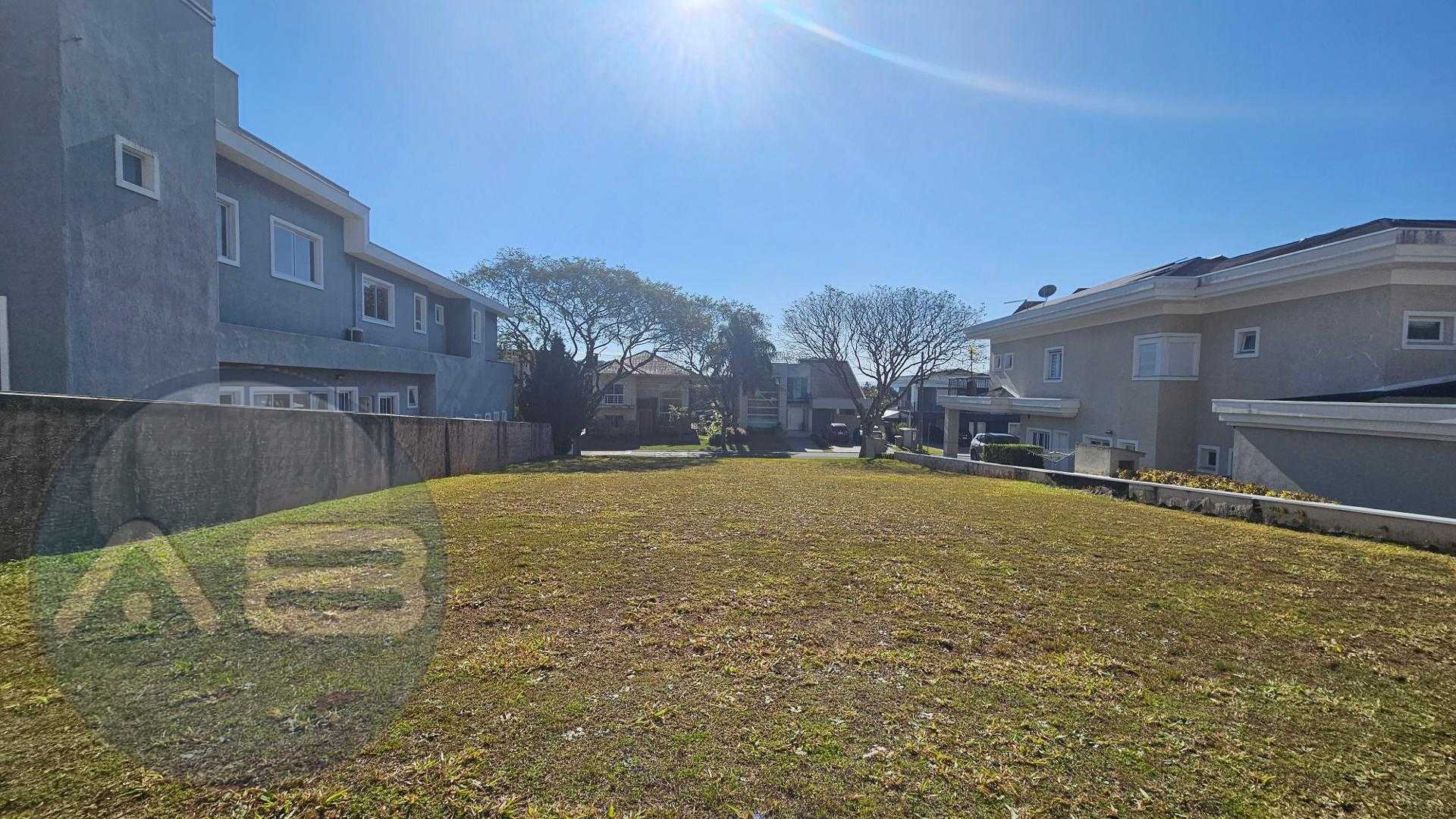 Terreno plano com 717 m2 à venda, residencial Parati, Alphavil...