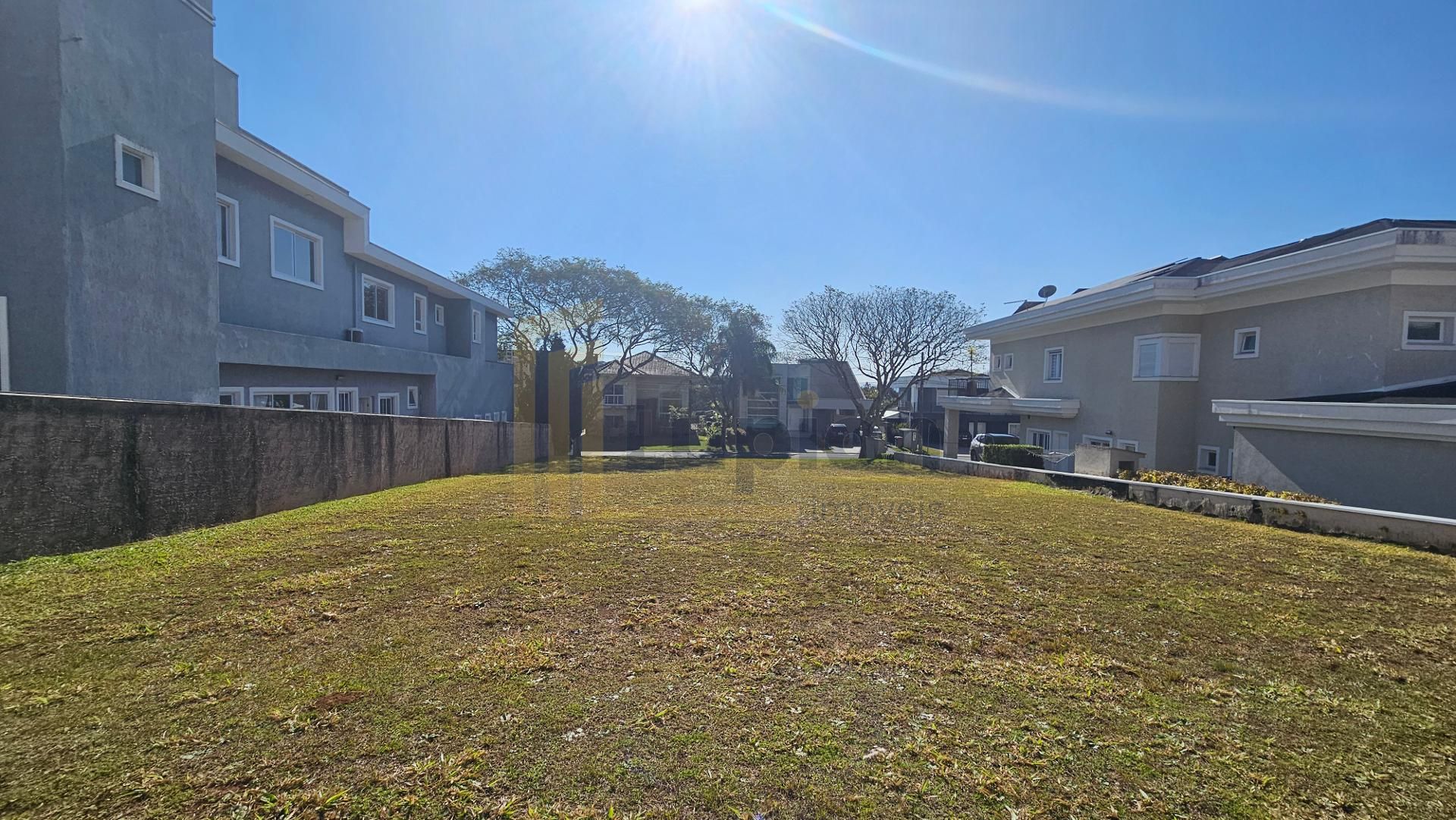 Terreno plano com 717 m2 à venda, residencial Parati, Alphavil...