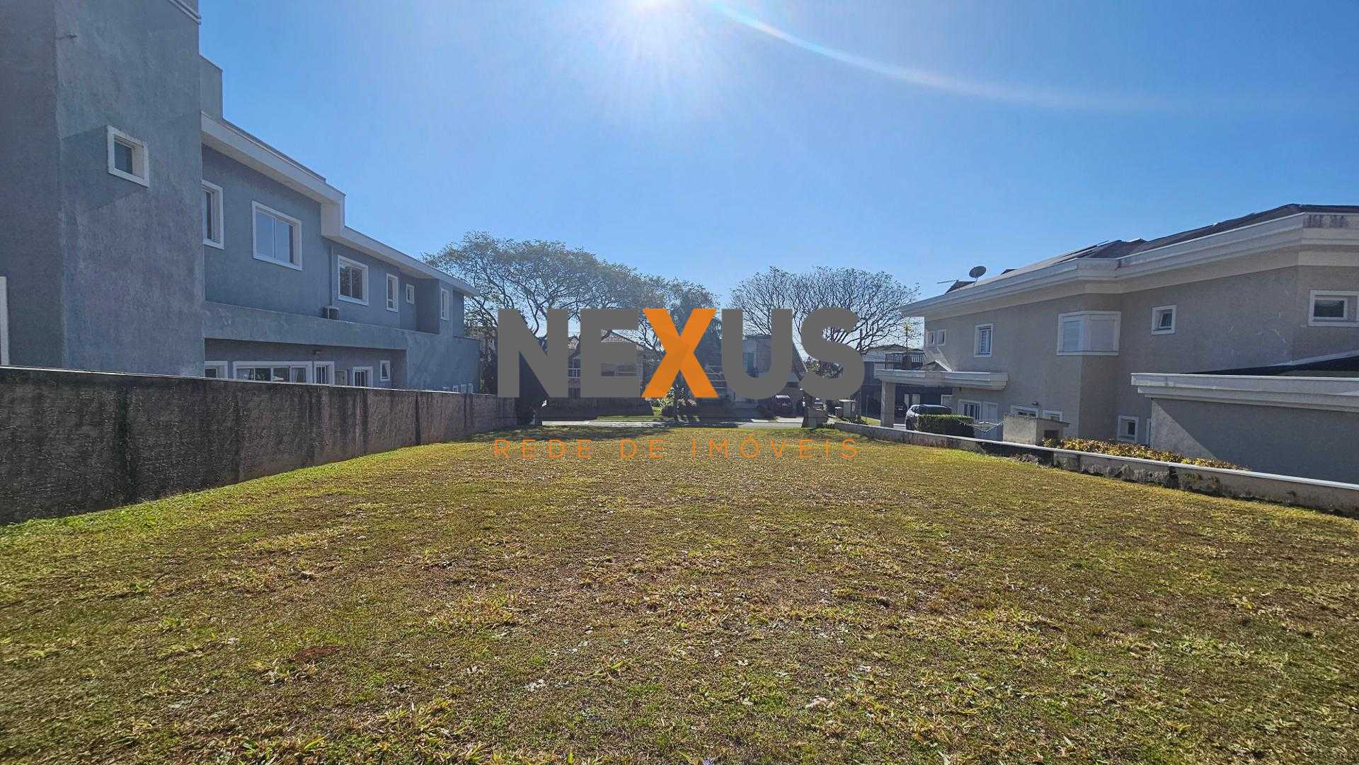 Terreno plano com 717 m2 à venda, residencial Parati, Alphavil...