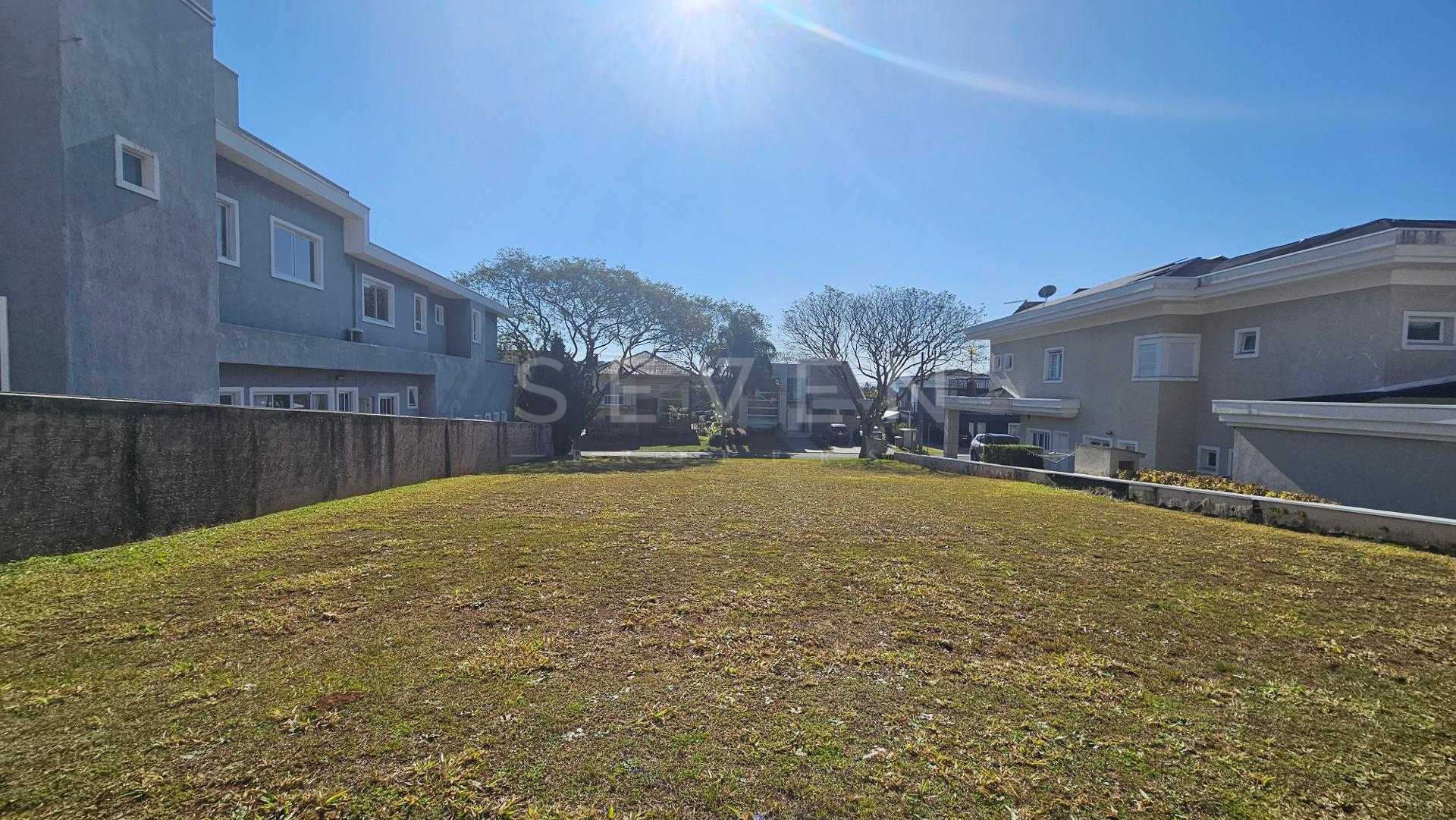 Terreno plano com 717 m2 à venda, residencial Parati, Alphavil...