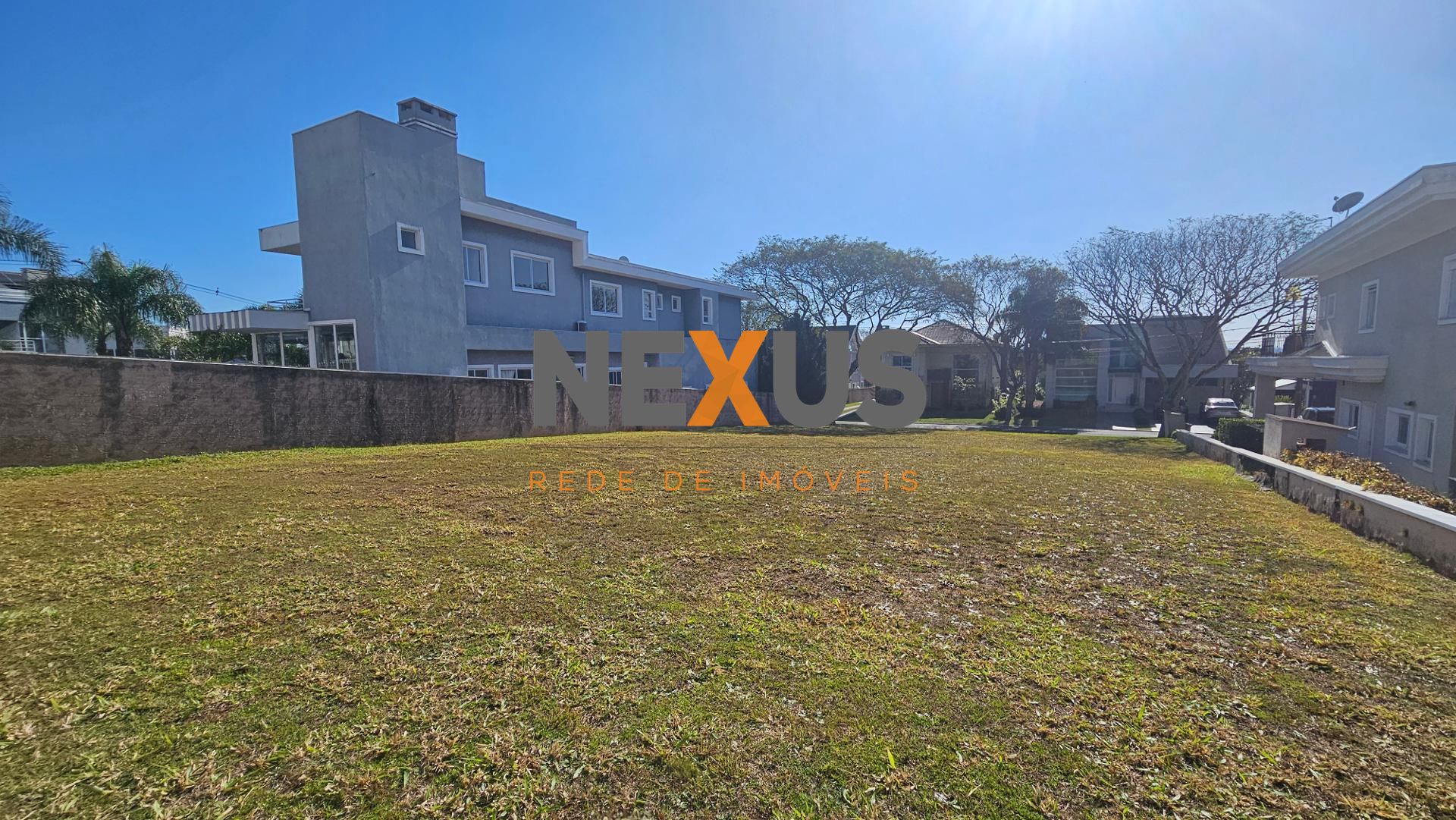 Terreno plano com 717 m2 à venda, residencial Parati, Alphavil...