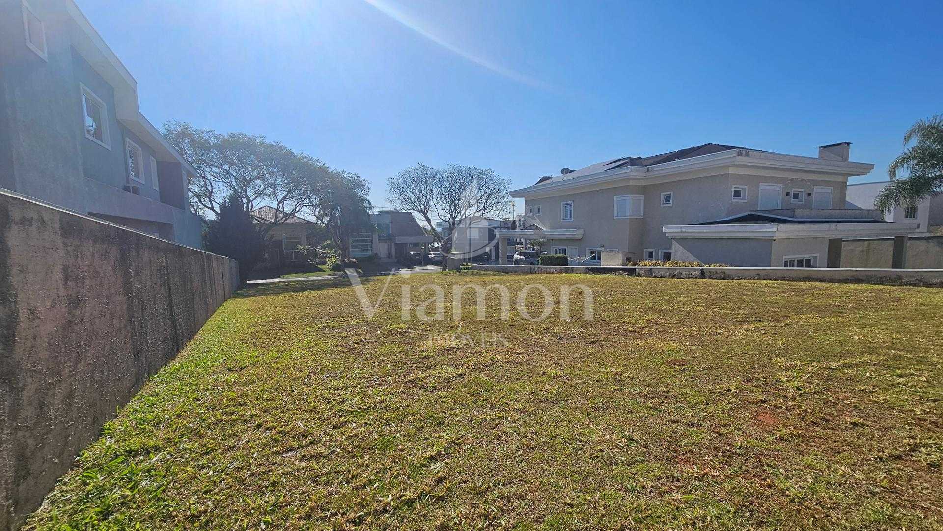 Terreno plano com 717 m2 à venda, residencial Parati, Alphavil...