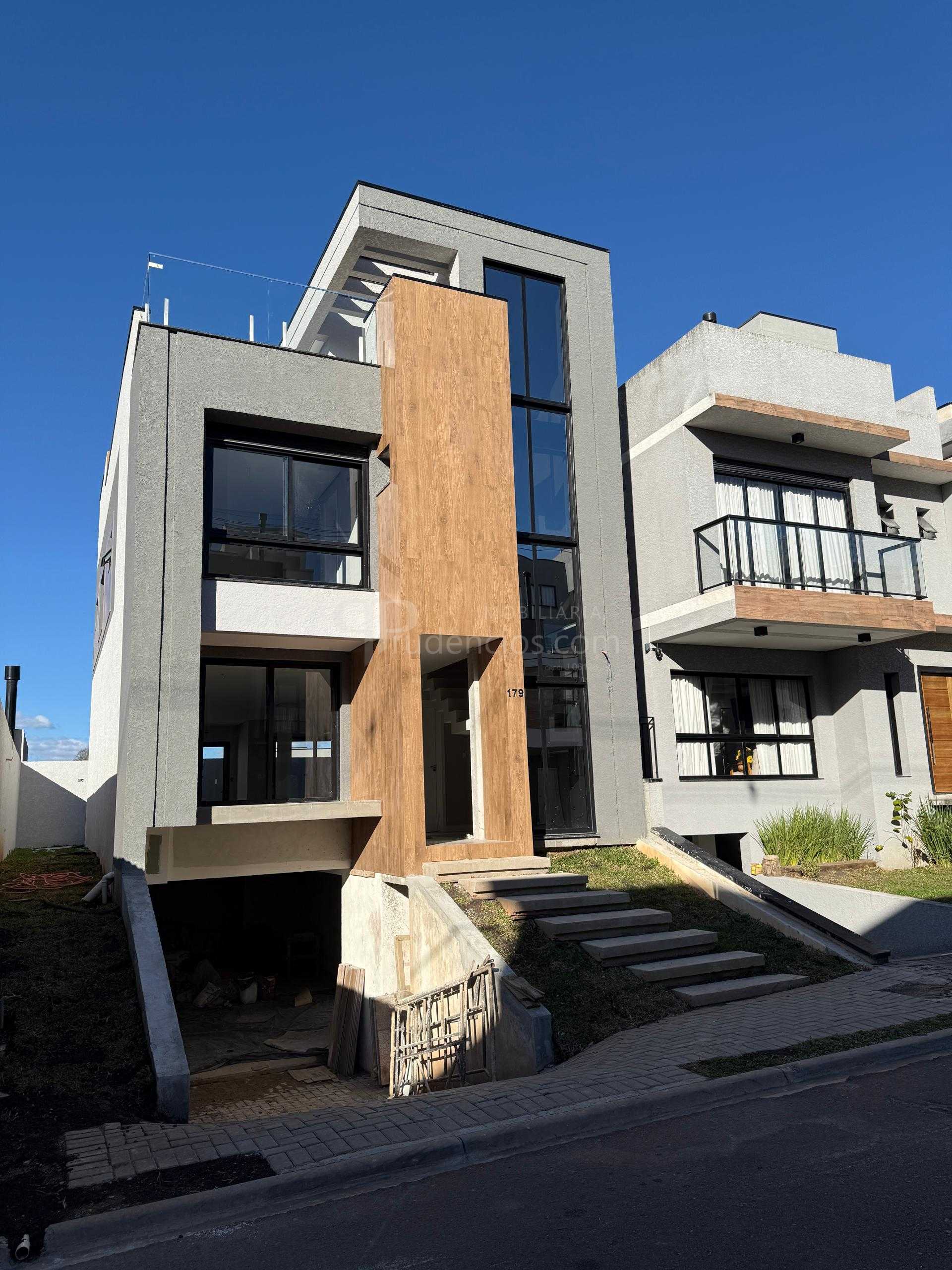 Casa em Condominio clube com pisicina aquecida no Santa Candida