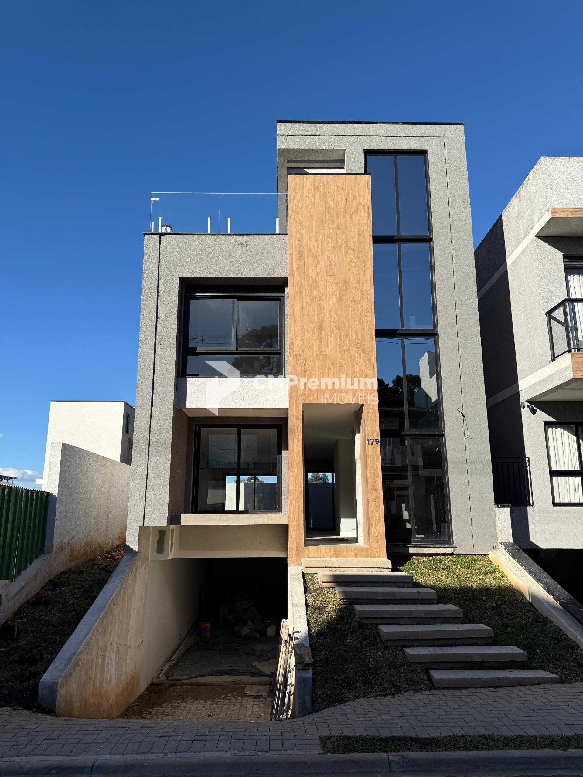 Casa em Condominio clube com pisicina aquecida no Santa Candida