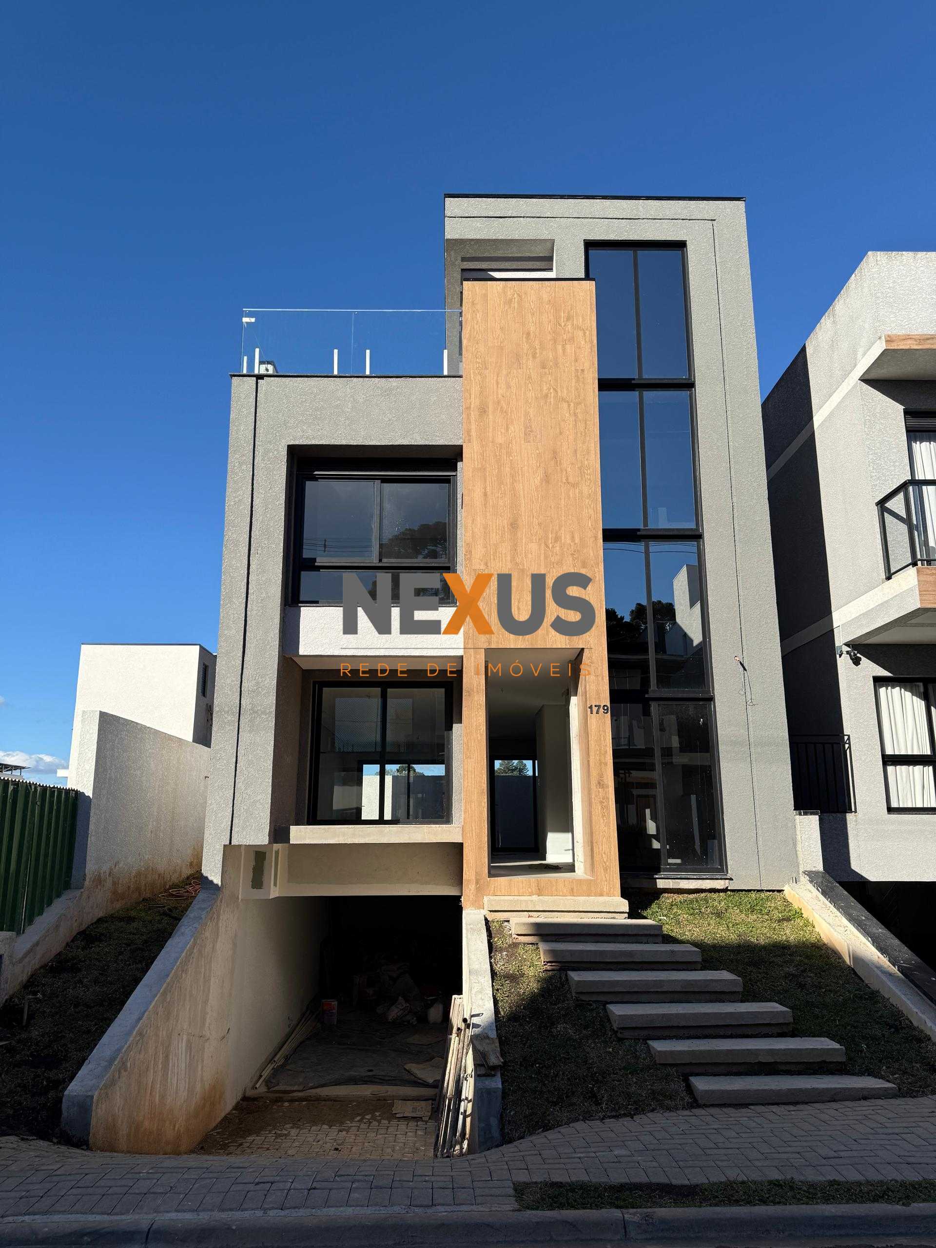 Casa em Condominio clube com pisicina aquecida no Santa Candida