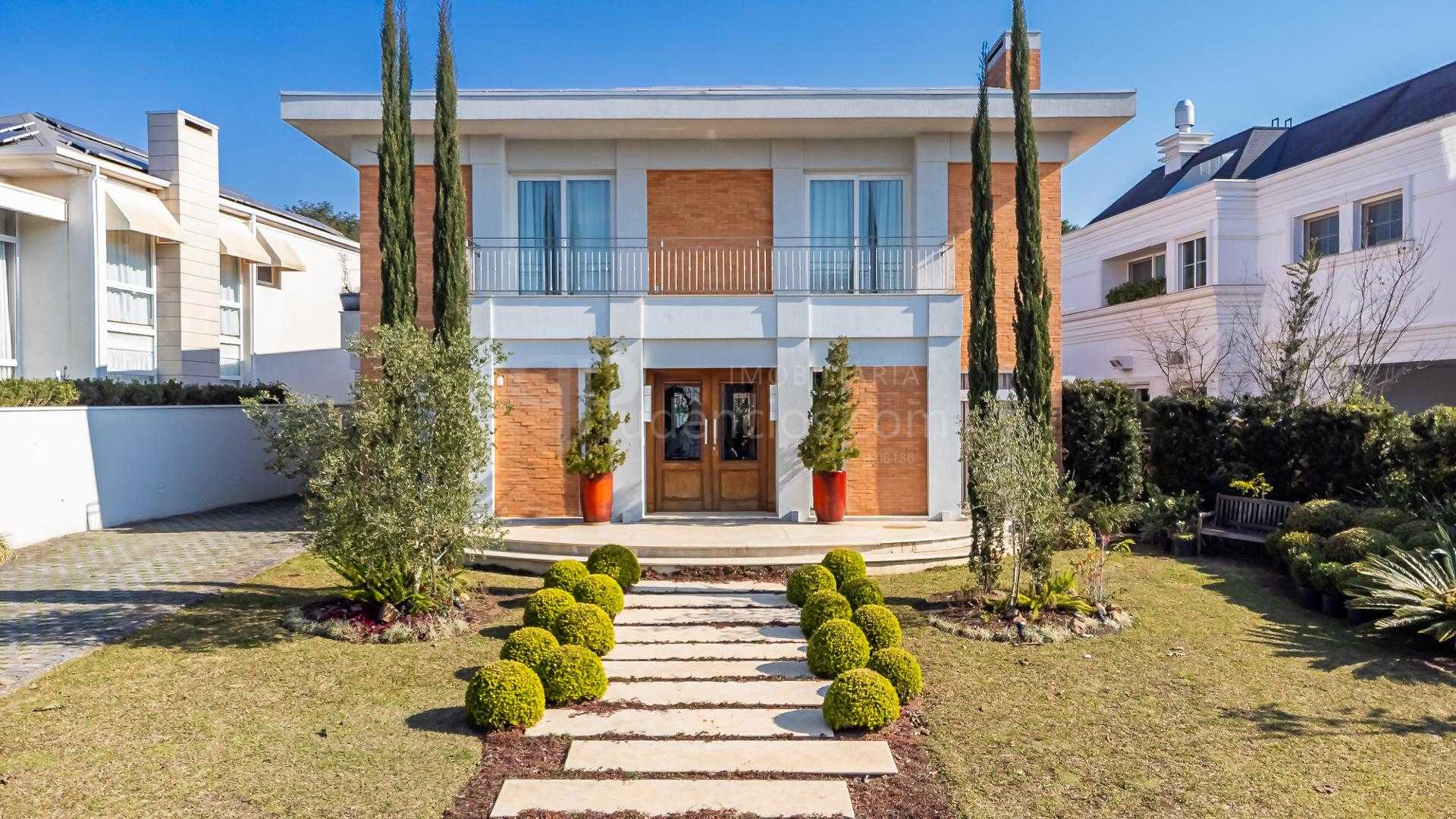 Linda residência de 4 Suítes de 498m  no Alphaville , PINHAIS ...