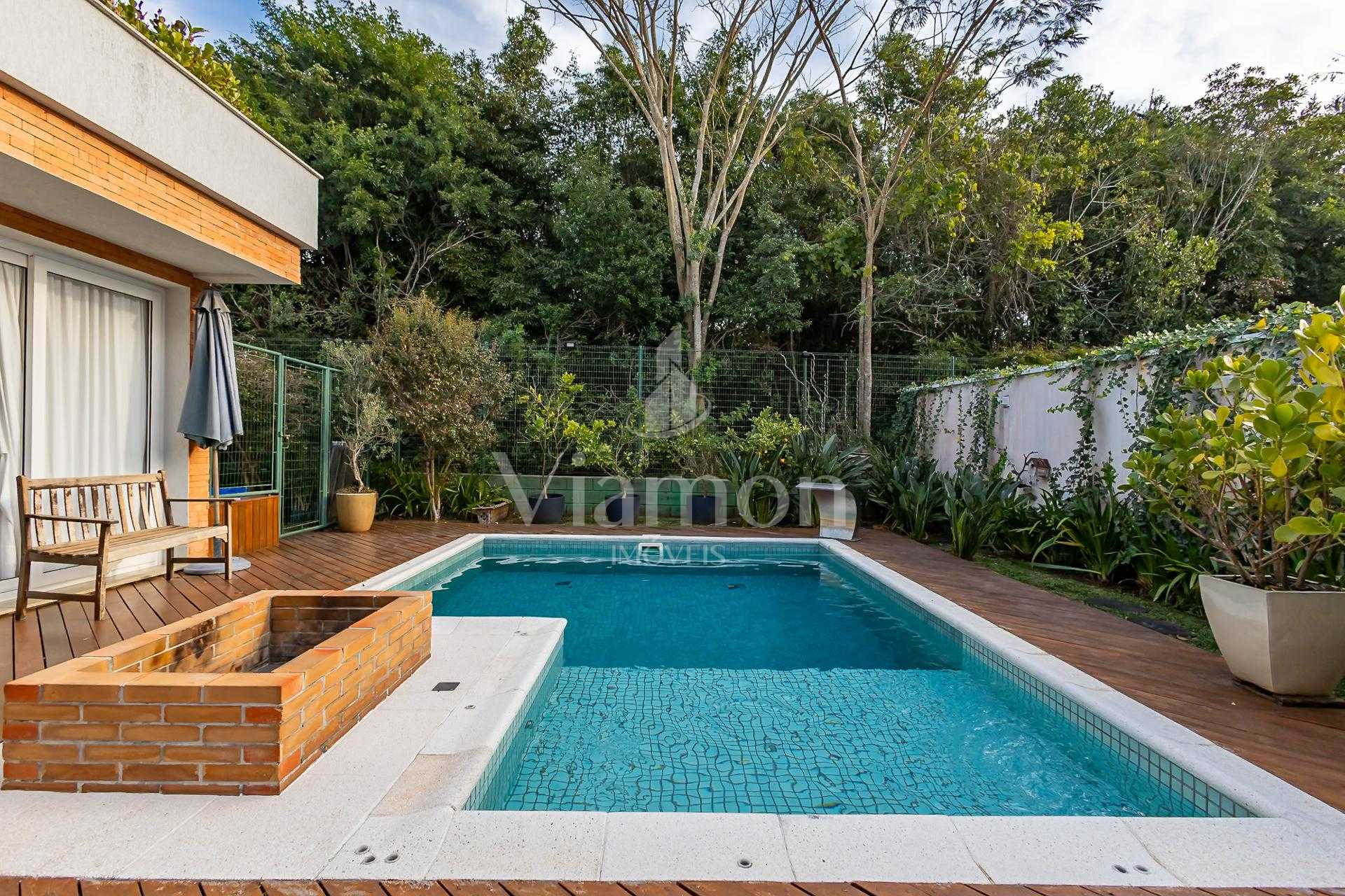 Linda residência de 4 Suítes de 498m  no Alphaville , PINHAIS ...