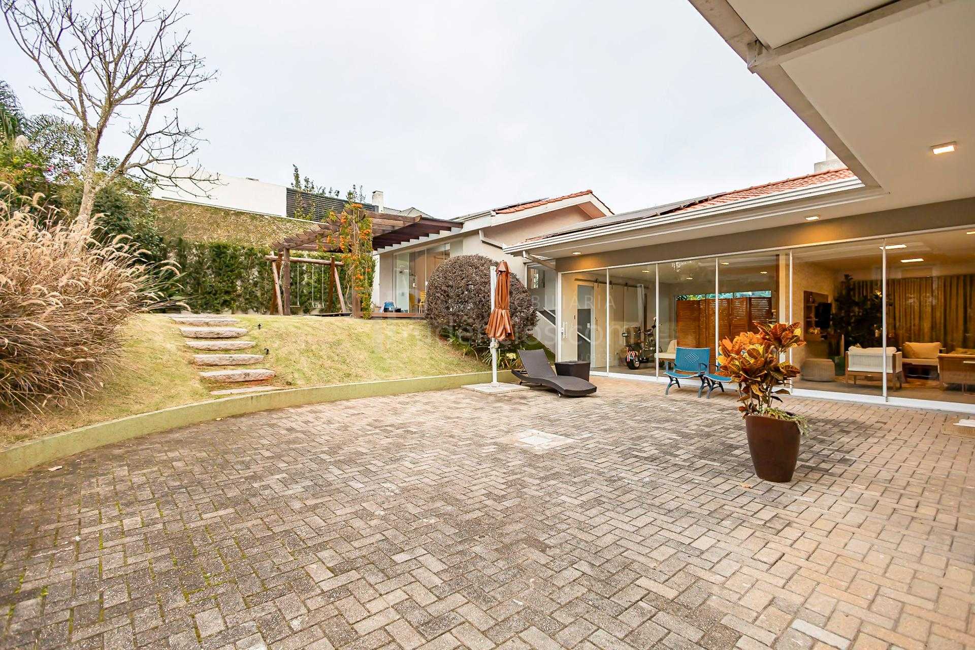 Casa à venda, 4 suítes no Alphaville Graciosa, PINHAIS - PR