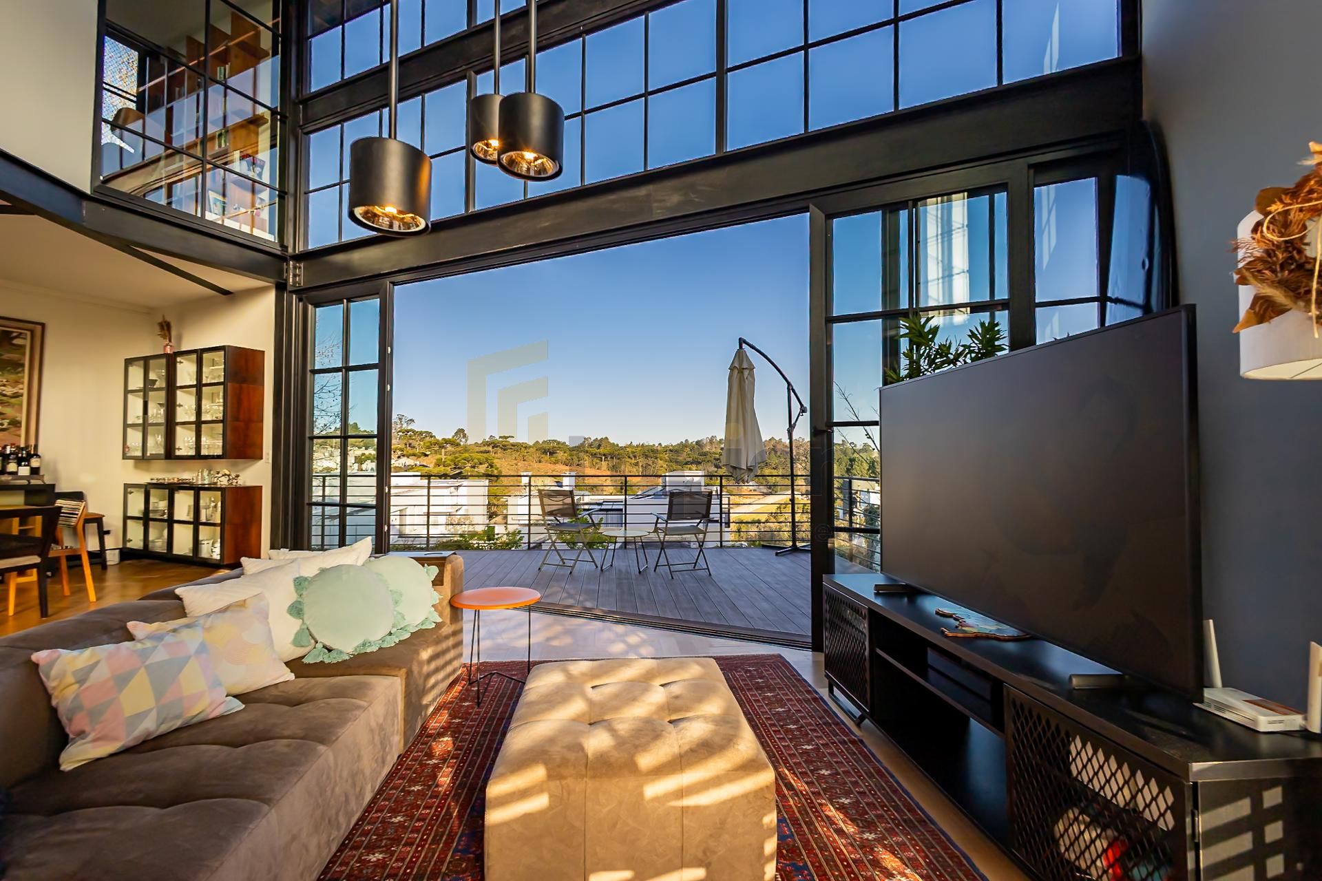 Casa com 355 m2 e 4 dormitórios à venda, terreno com 852 m2, A...