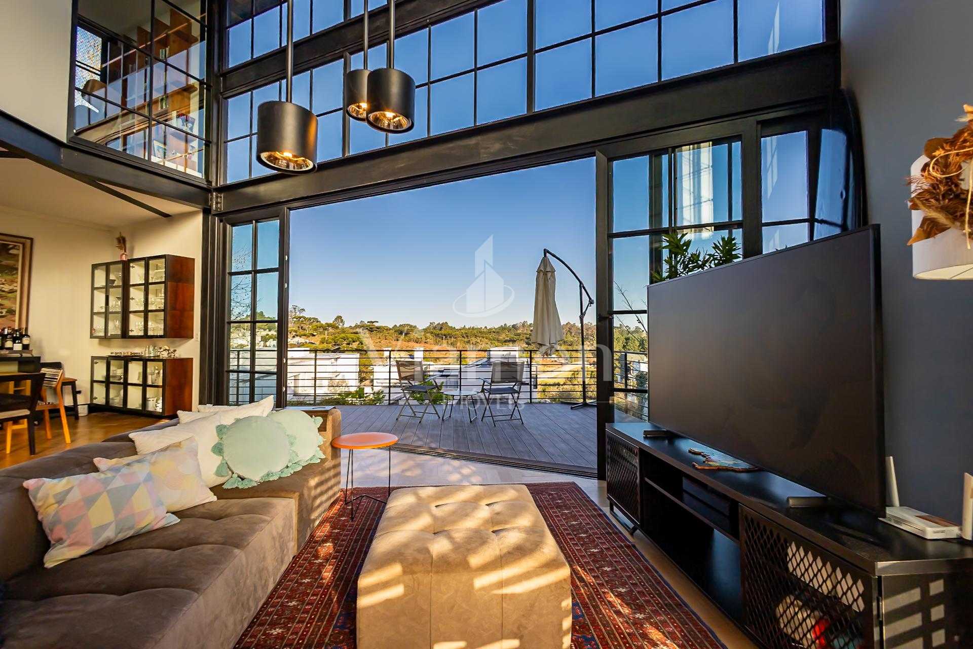 Casa com 355 m2 e 4 dormitórios à venda, terreno com 852 m2, A...