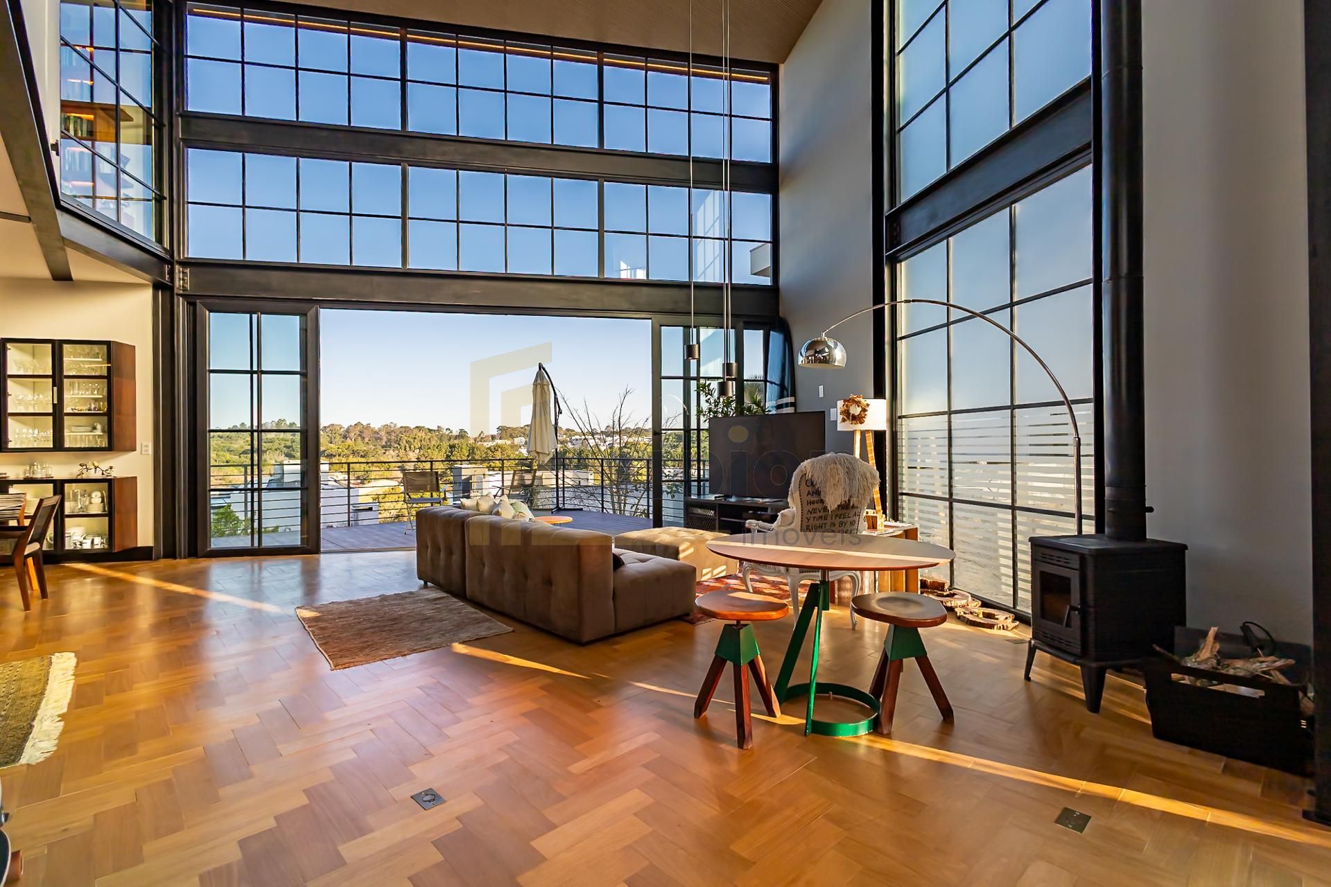 Casa com 355 m2 e 4 dormitórios à venda, terreno com 852 m2, A...