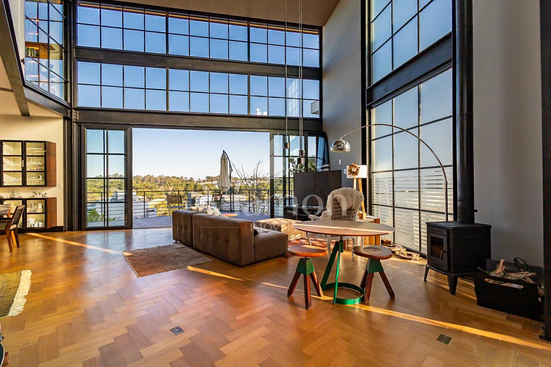 Casa com 355 m2 e 4 dormitórios à venda, terreno com 852 m2, A...