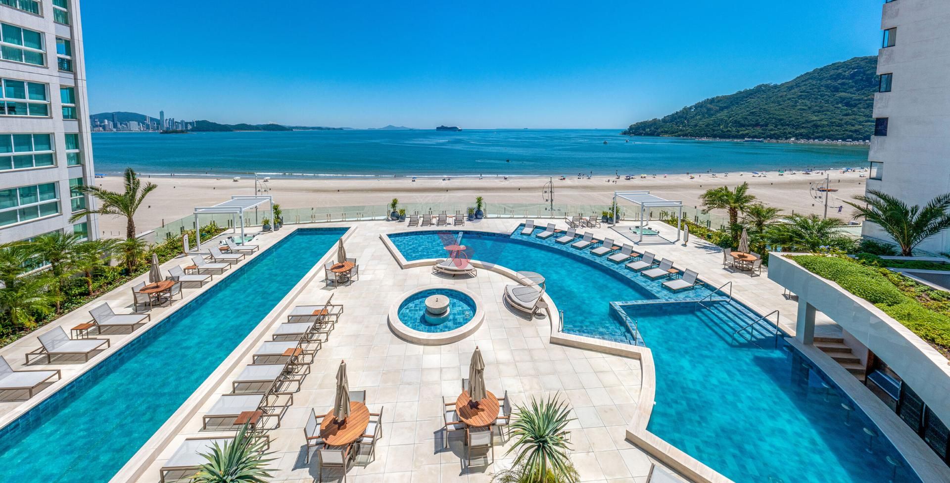 OPORTUNIDADE ONE TOWER ANDAR ALTO PLANTA MAIOR 4 VAGAS, BALNEA...