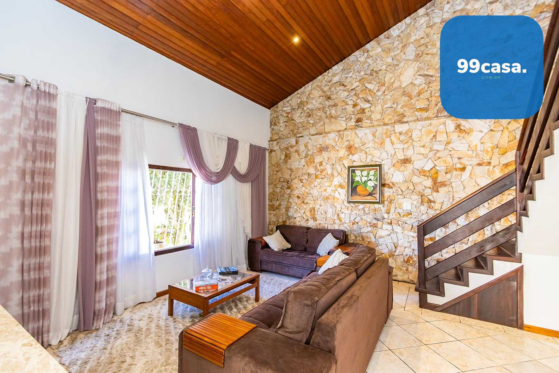 Casa 5 Quartos, 244m2,  6 Vagas e Quintal Gourmet, no Jardim A...