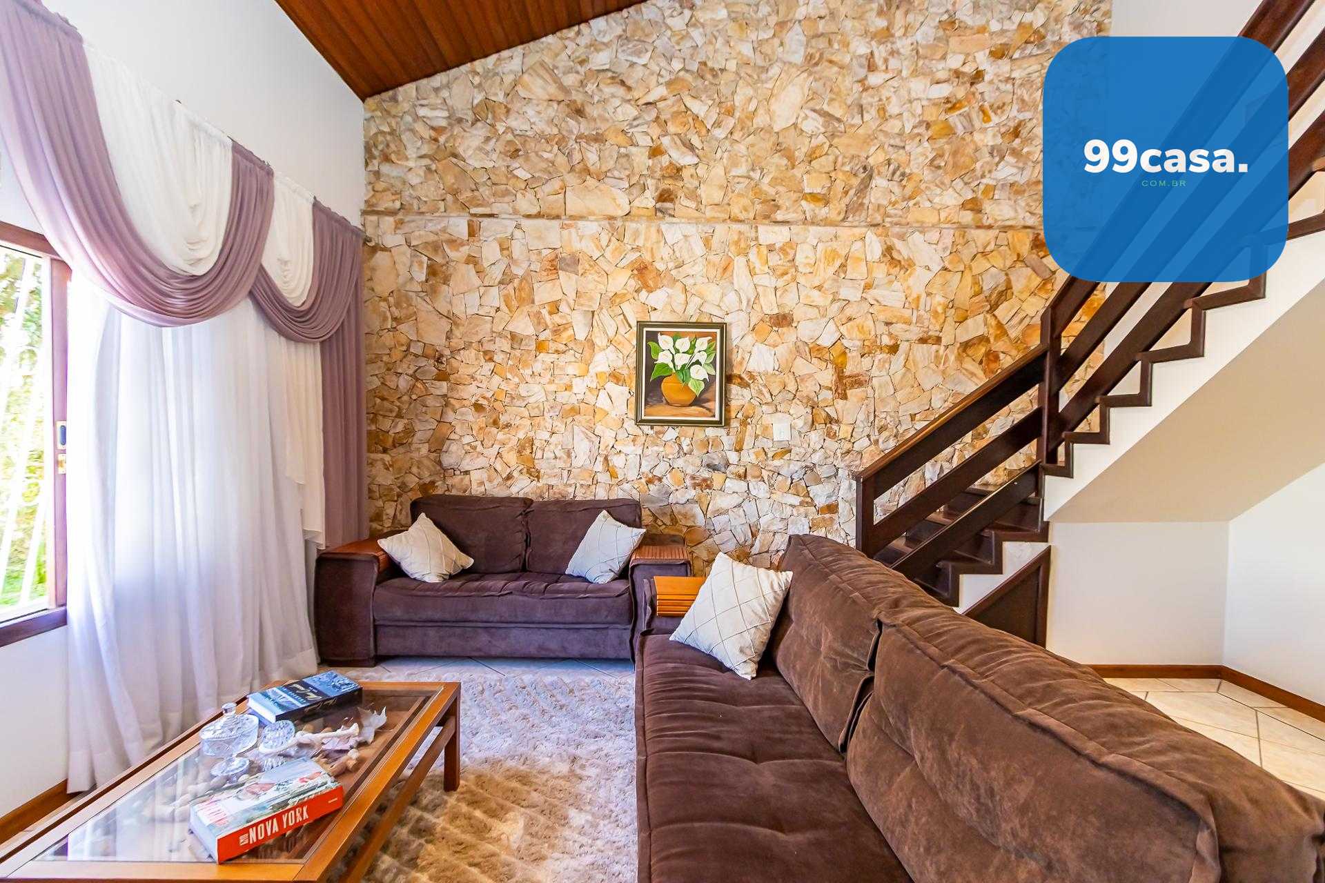 Casa 5 Quartos, 244m2,  6 Vagas e Quintal Gourmet, no Jardim A...