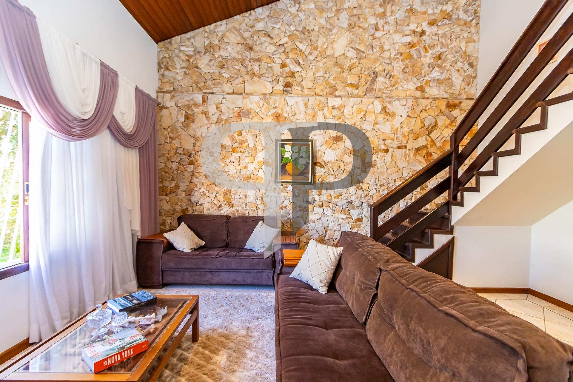 Casa 5 Quartos, 244m2,  6 Vagas e Quintal Gourmet, no Jardim A...