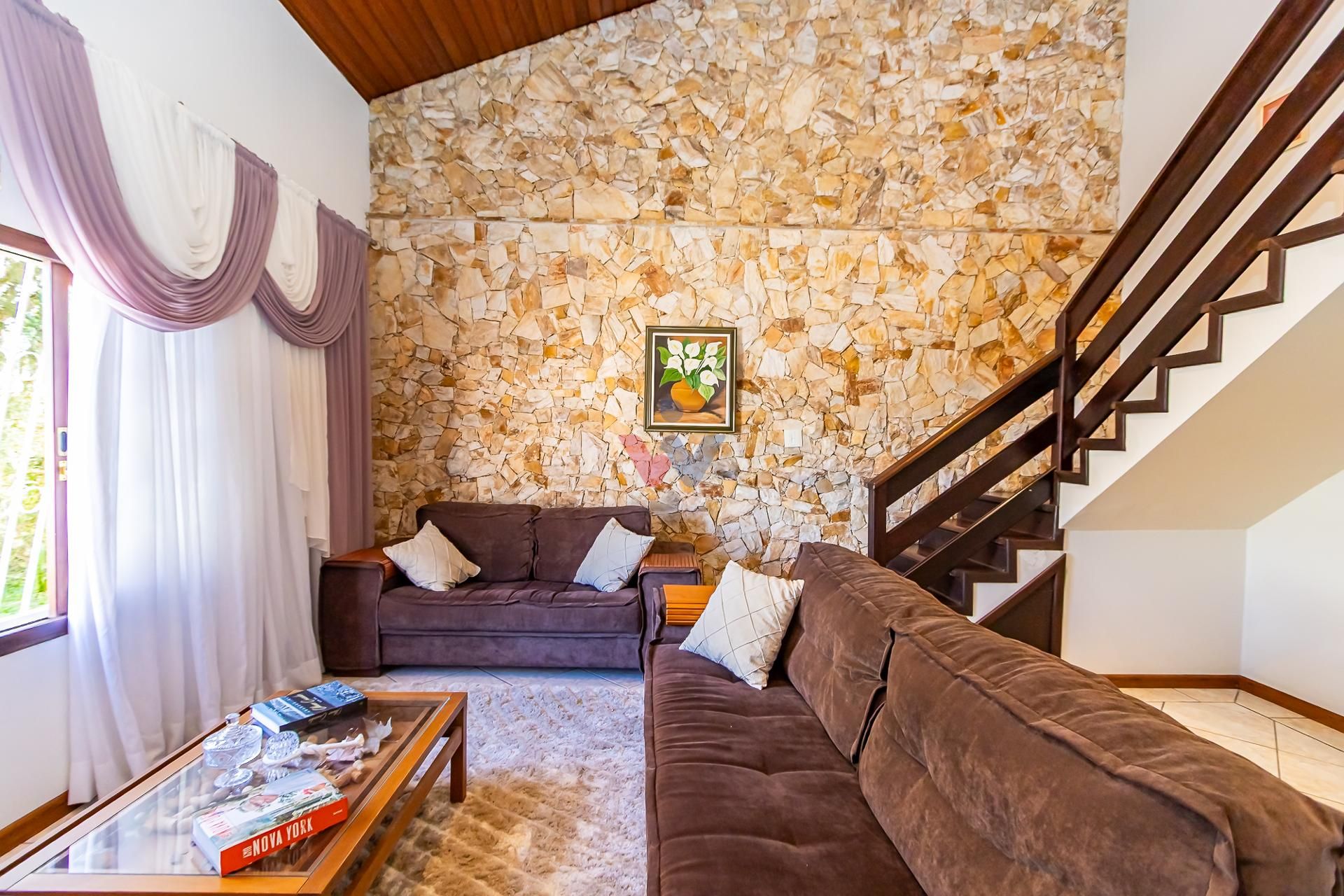 Casa 5 Quartos, 244m2,  6 Vagas e Quintal Gourmet, no Jardim A...