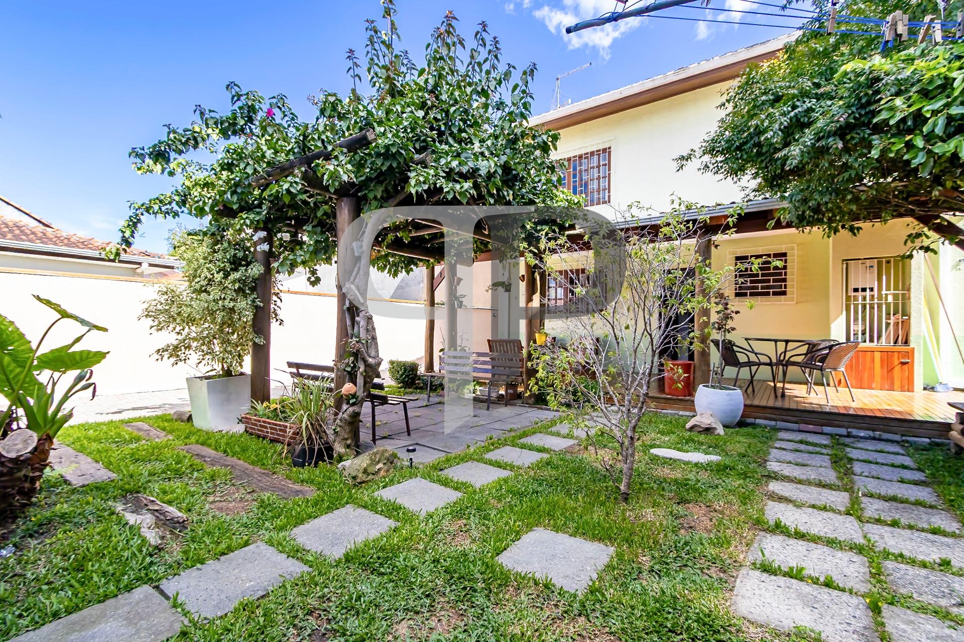 Casa 5 Quartos, 244m2,  6 Vagas e Quintal Gourmet, no Jardim A...