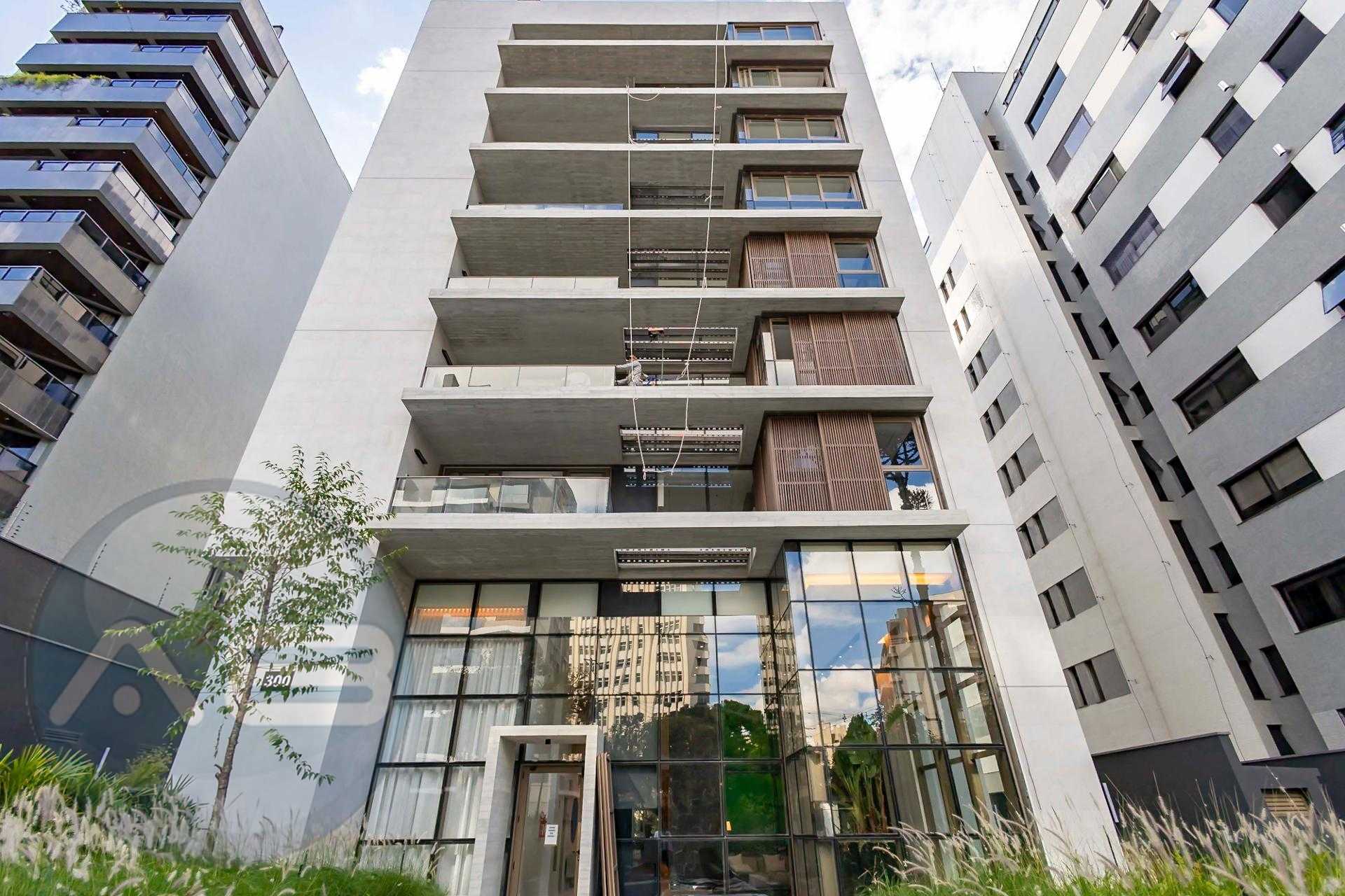 DUPLEX NO CORAÇÃO DO BATEL, 95m  privativos, 2 vagas. Rua Gute...