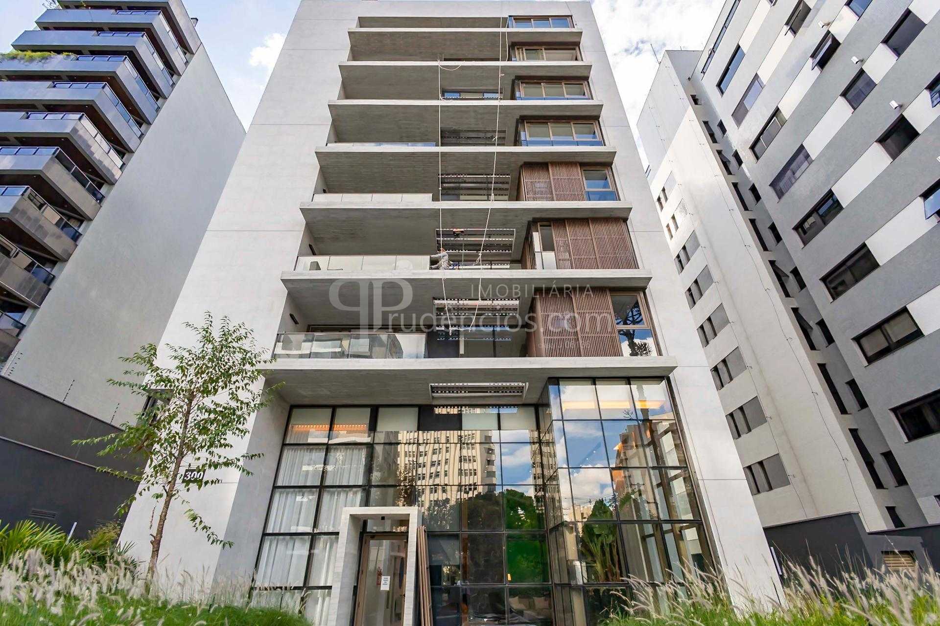 DUPLEX NO CORAÇÃO DO BATEL, 95m  privativos, 2 vagas. Rua Gute...